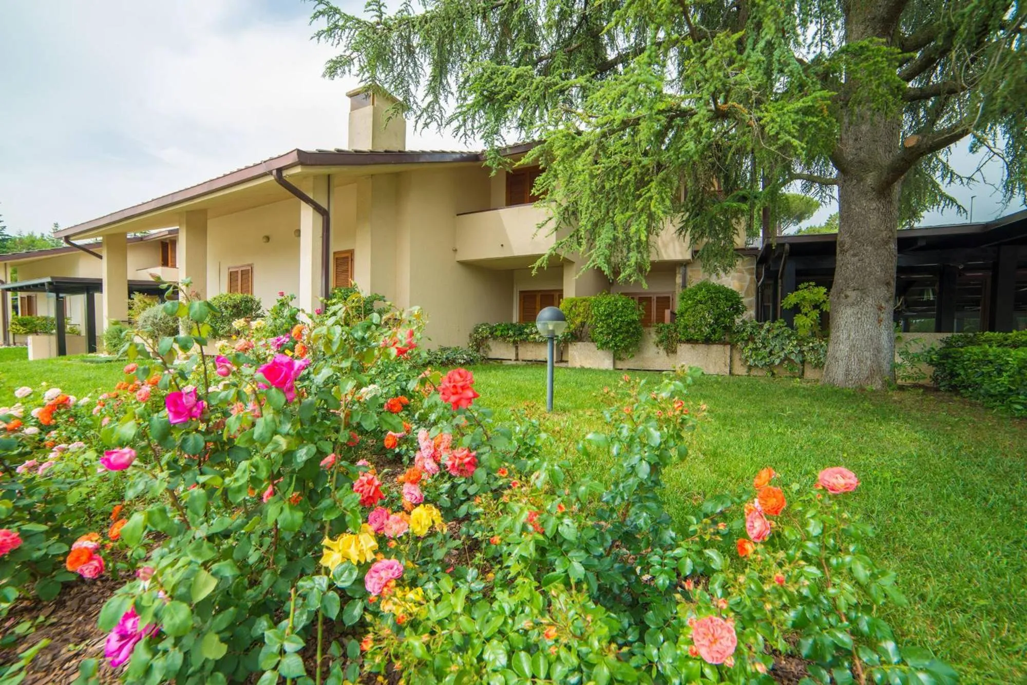 Garden view in Montebello Park Hotel