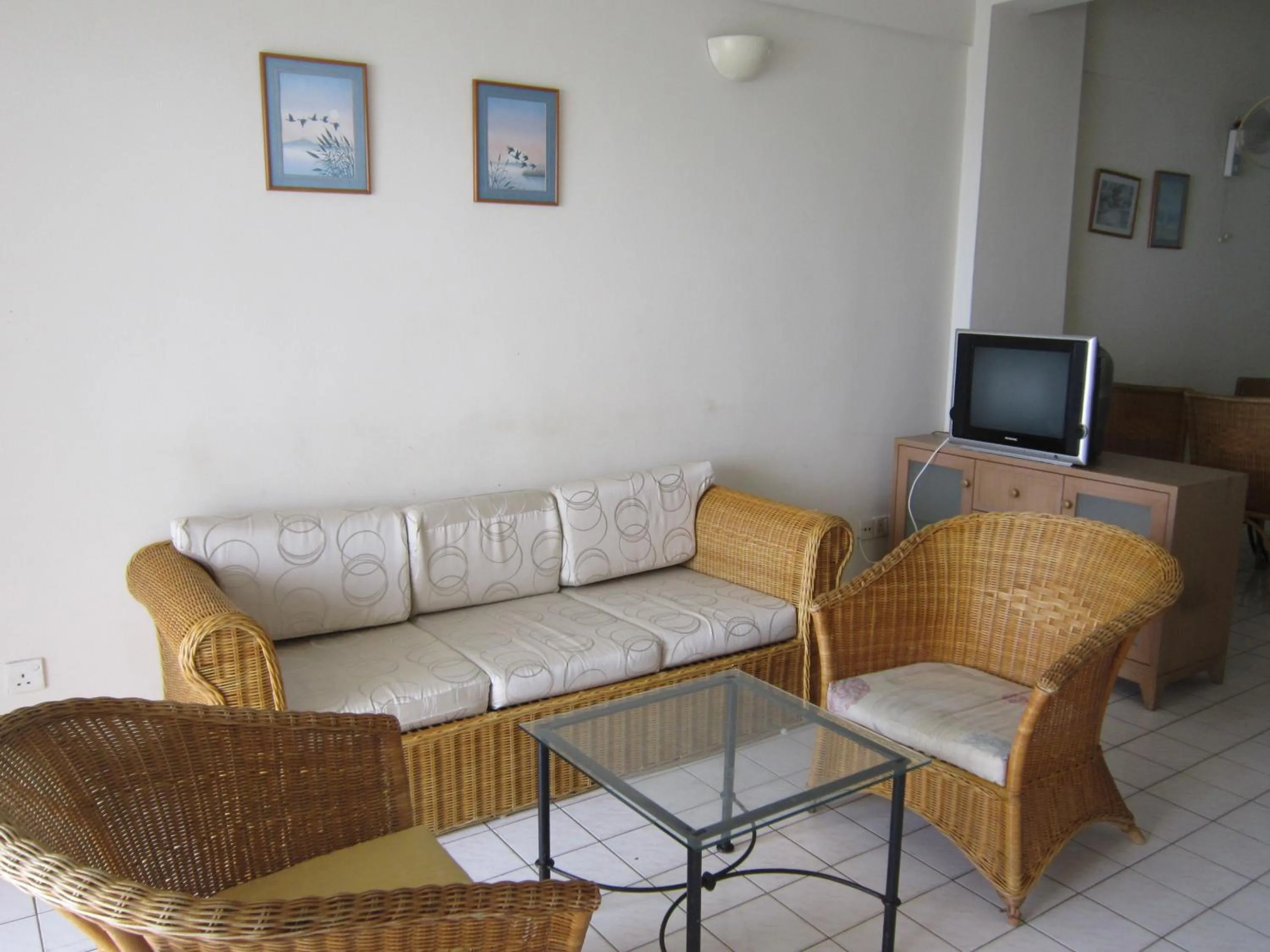 Seating area in Paradise Lagoon Apartment
