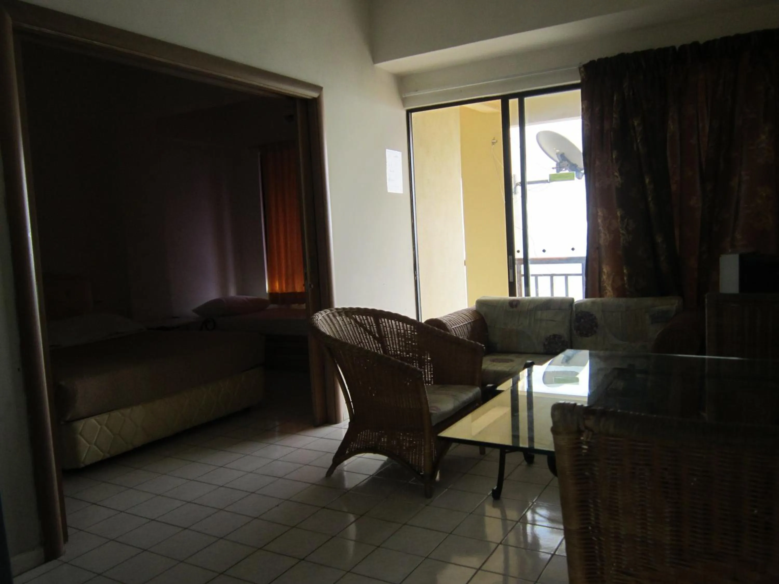 Seating area in Paradise Lagoon Apartment