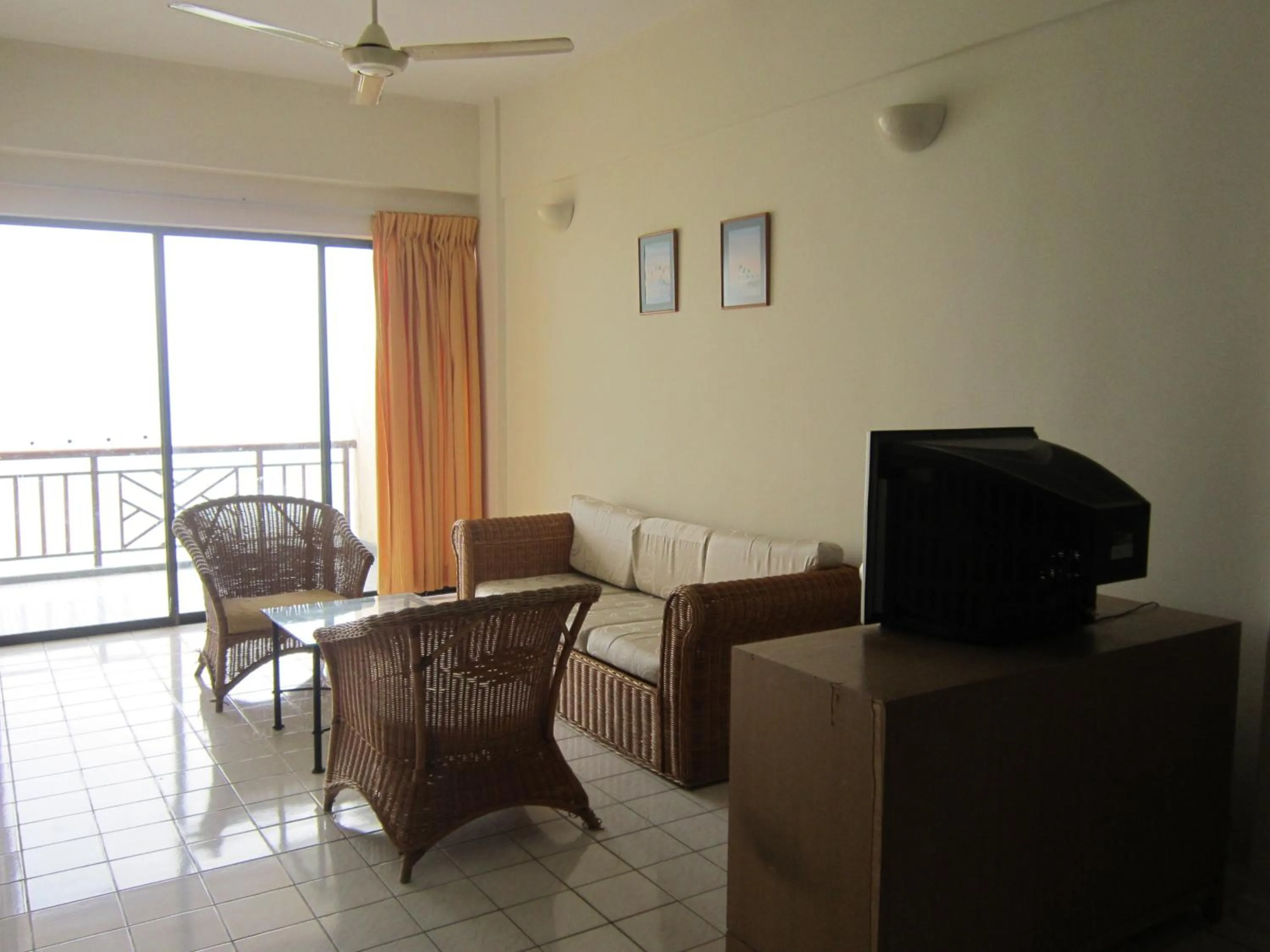 Seating area in Paradise Lagoon Apartment