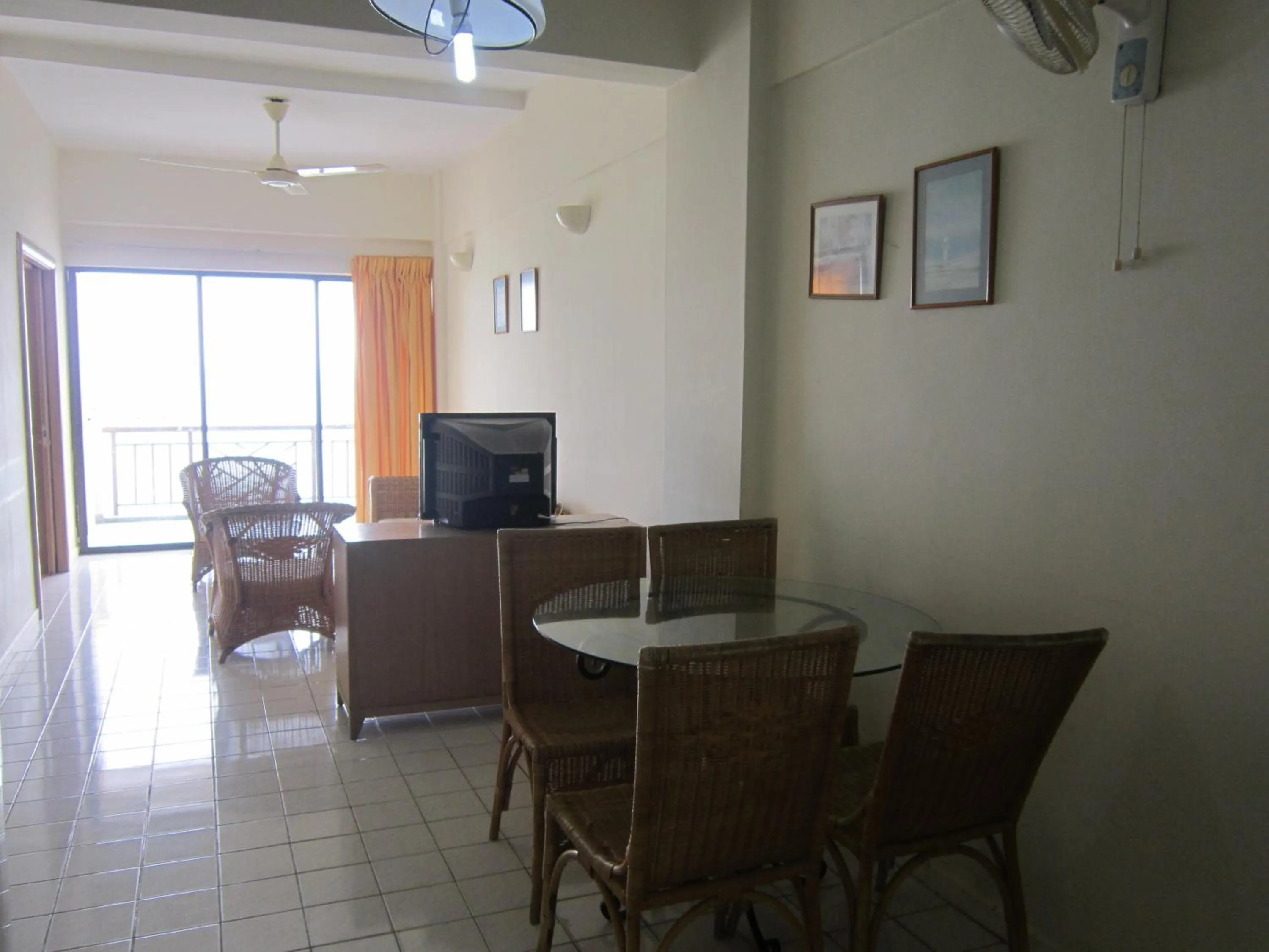Seating area in Paradise Lagoon Apartment