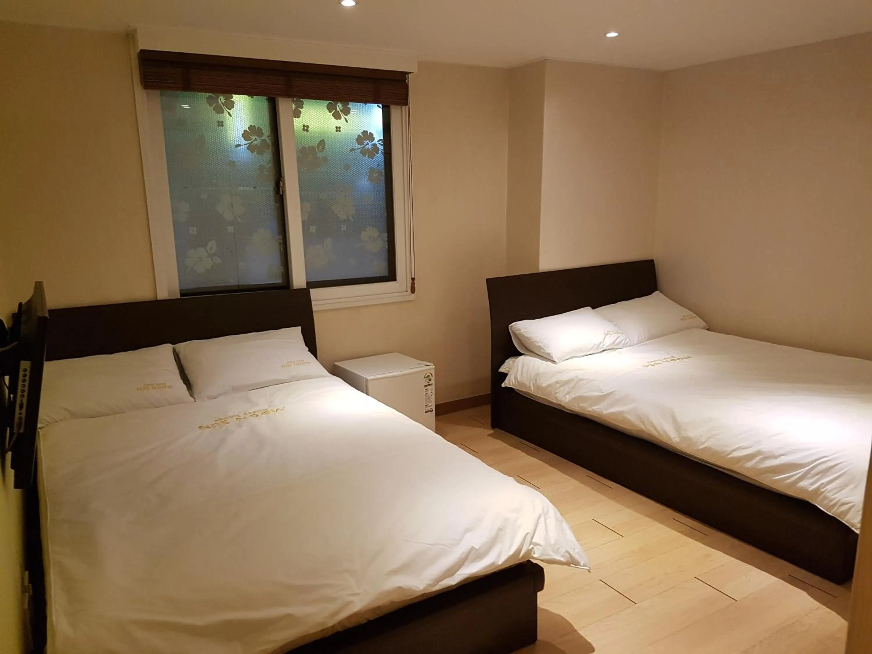 Bedroom, Bed in Moon Sun Guesthouse