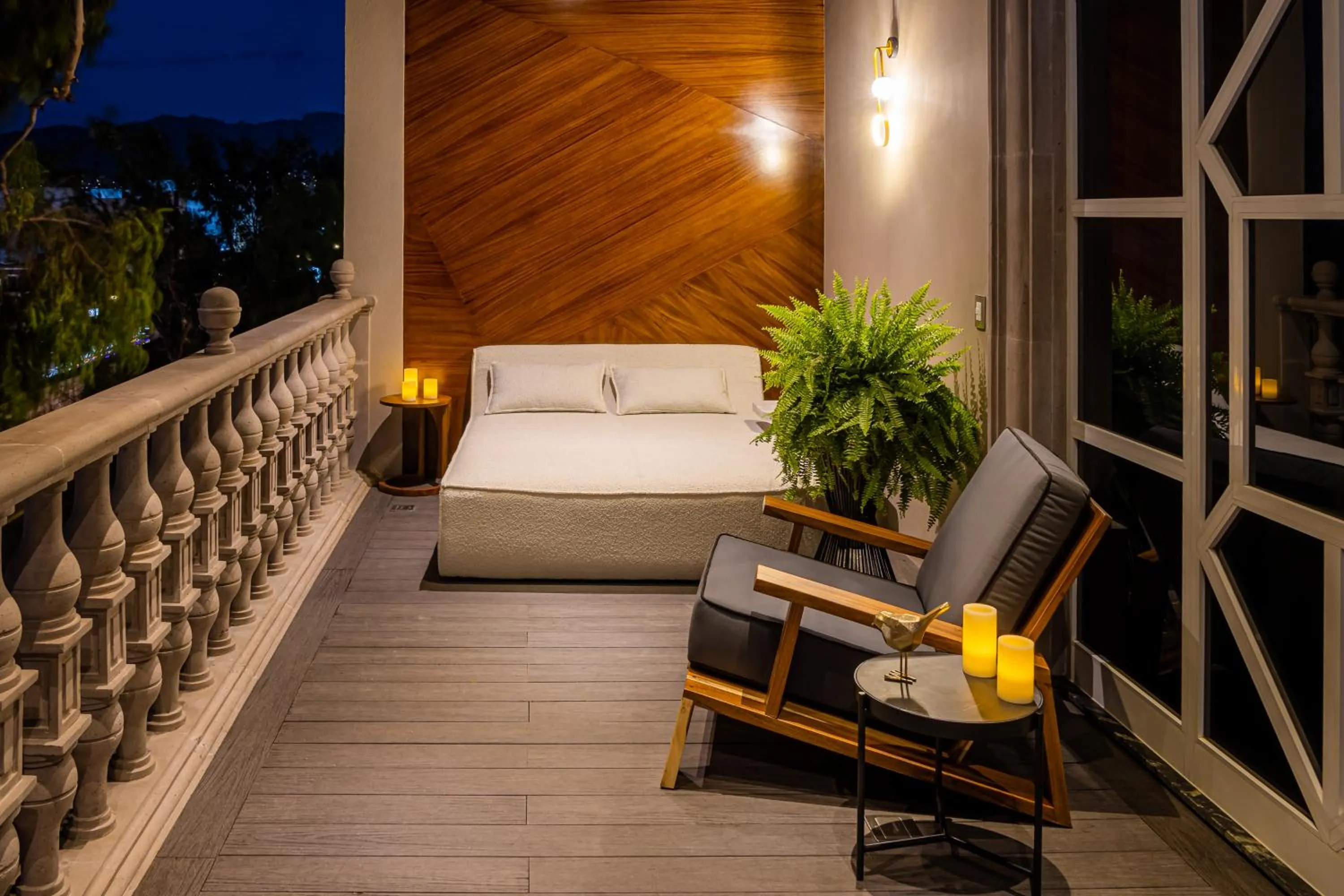 Balcony/Terrace, Bed in HOTEL & SPA MANSION SOLIS by HOTSSON