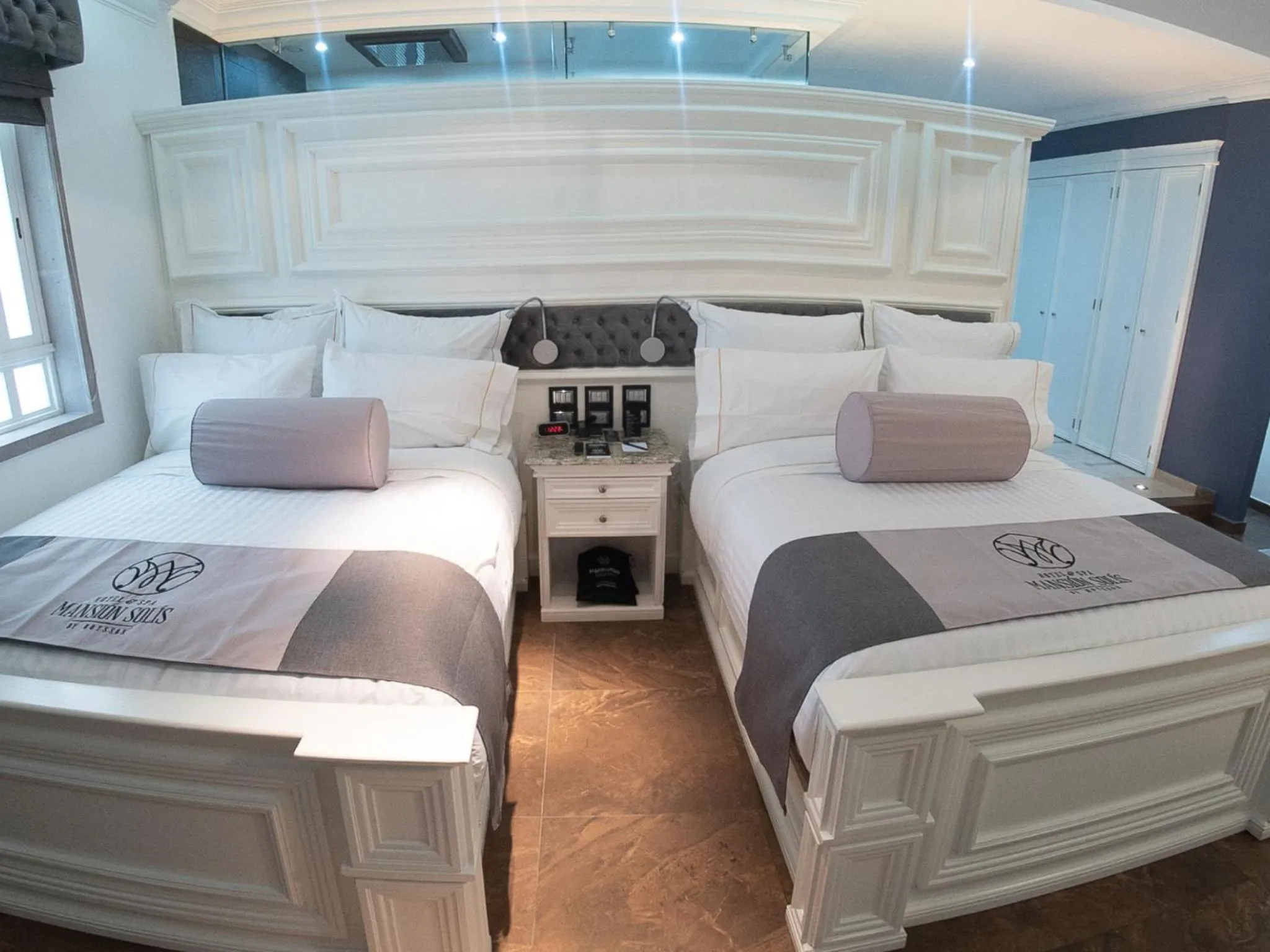 Bed in HOTEL & SPA MANSION SOLIS by HOTSSON