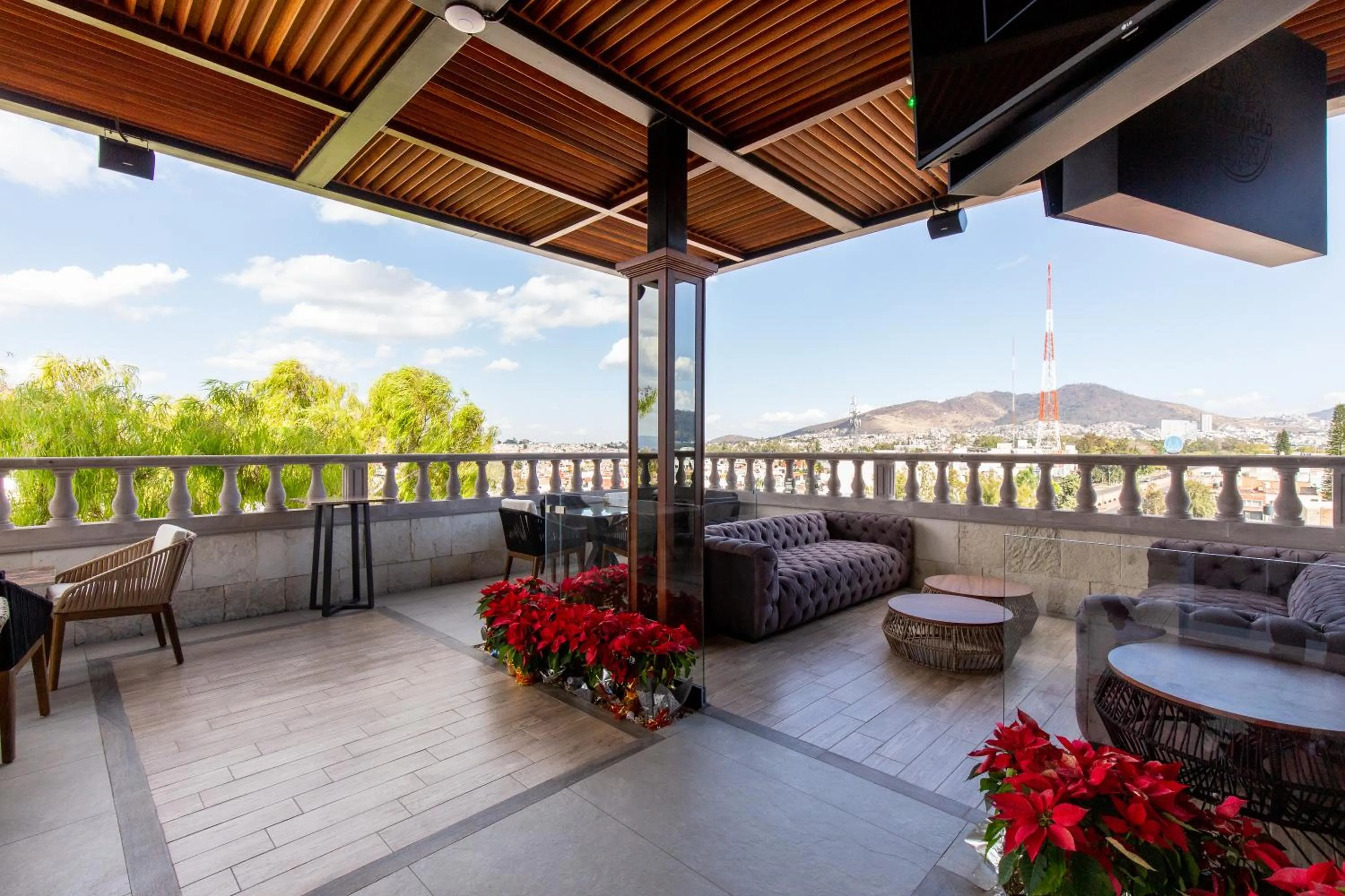 Lounge or bar in HOTEL & SPA MANSION SOLIS by HOTSSON