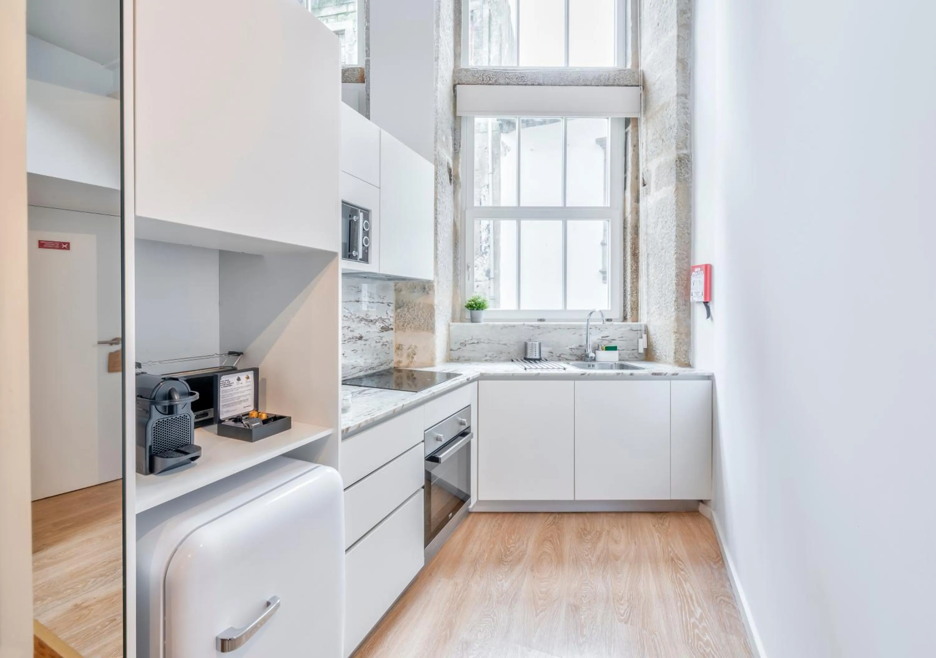 Kitchen or kitchenette in Oporto Comfort Dom Hugo - Historic Apartments