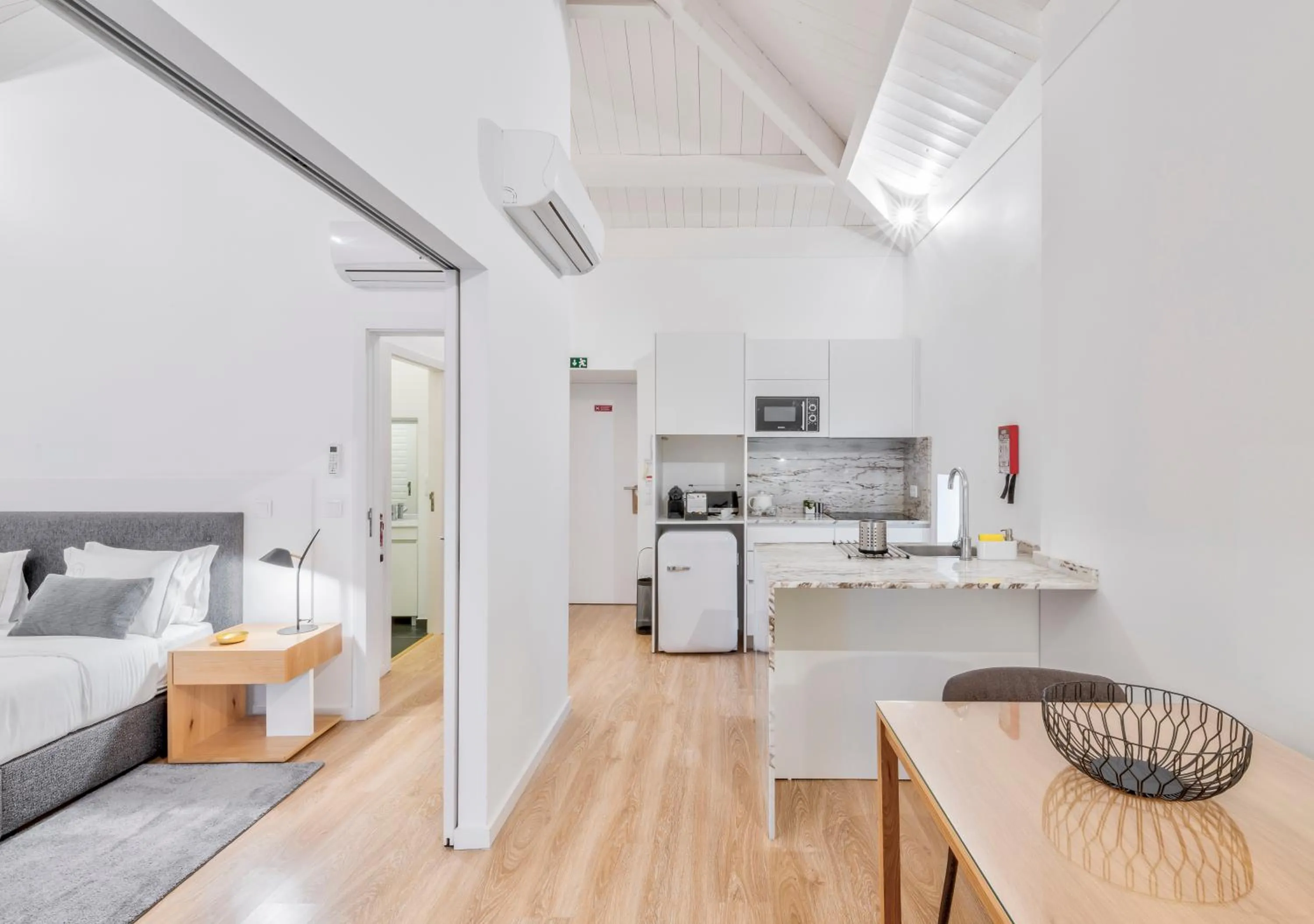 Kitchen or kitchenette in Oporto Comfort Dom Hugo - Historic Apartments