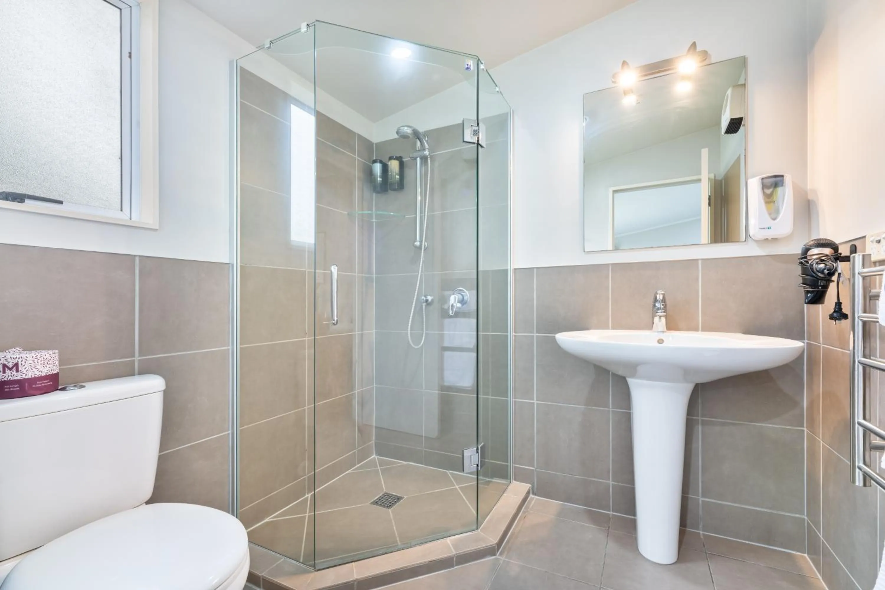 Shower in Northridge Golf Resort