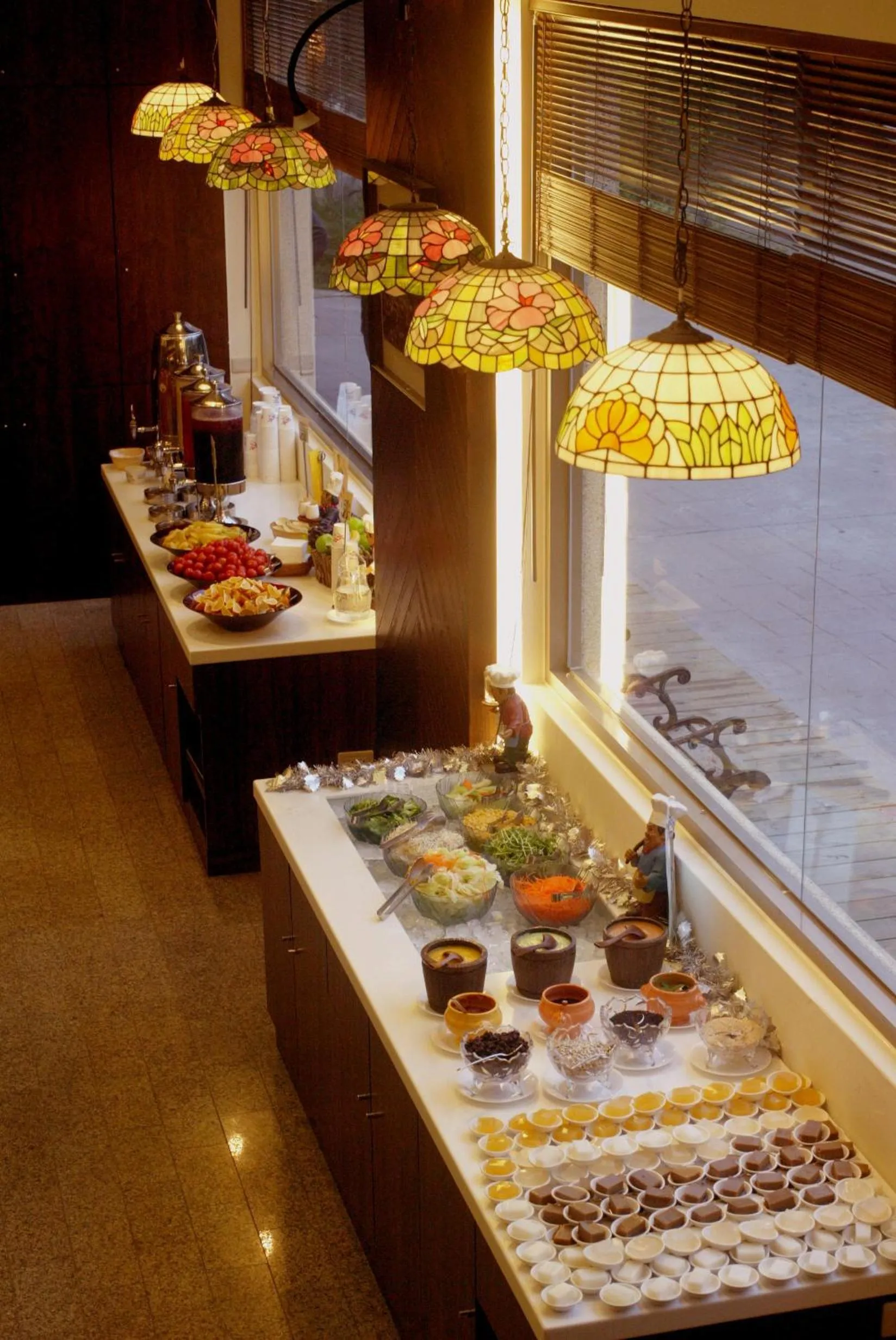 Restaurant/places to eat in Atunas Holiday Country