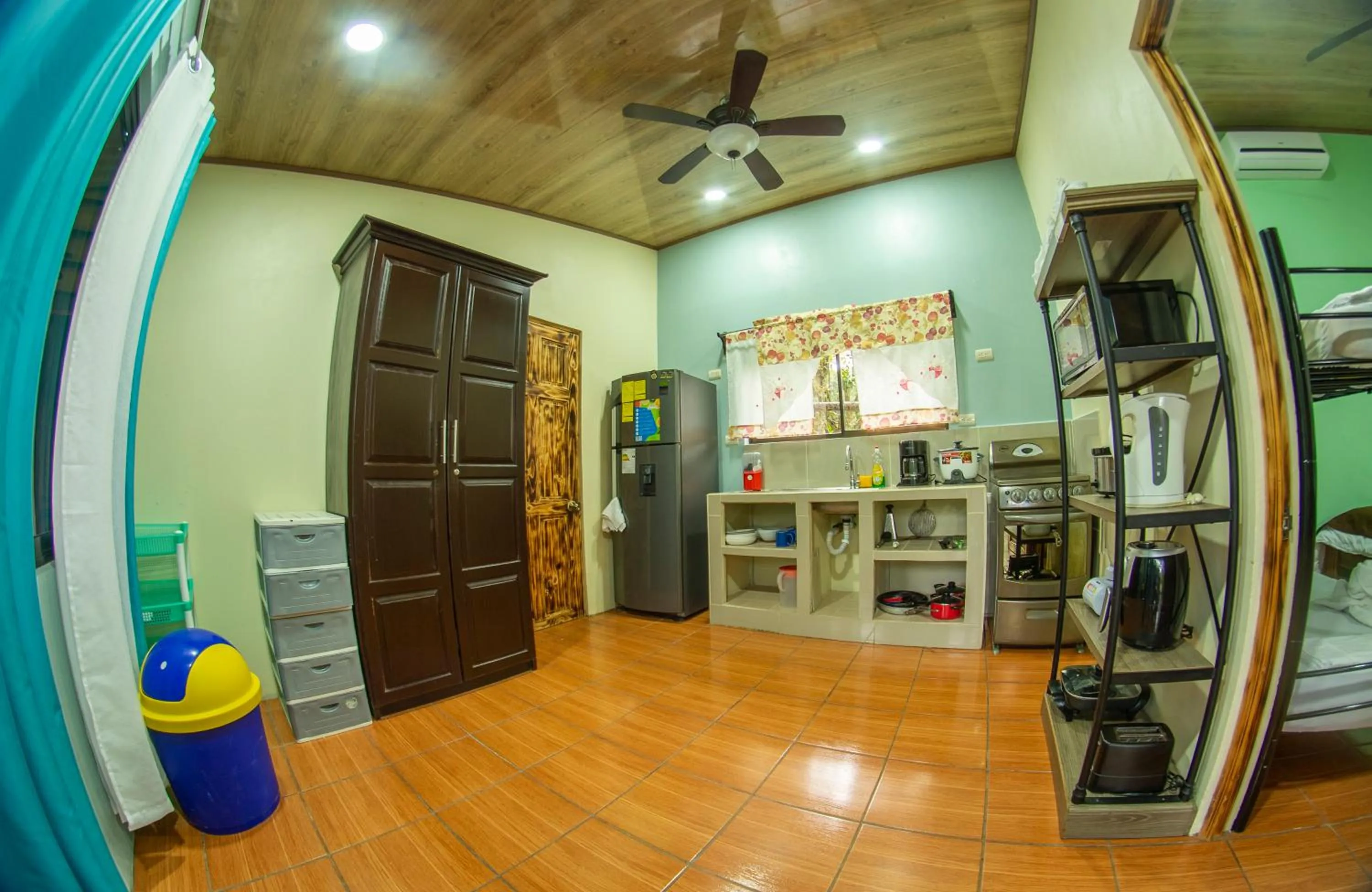 Kitchen or kitchenette in Cabañas Río Escondido en La Fortuna