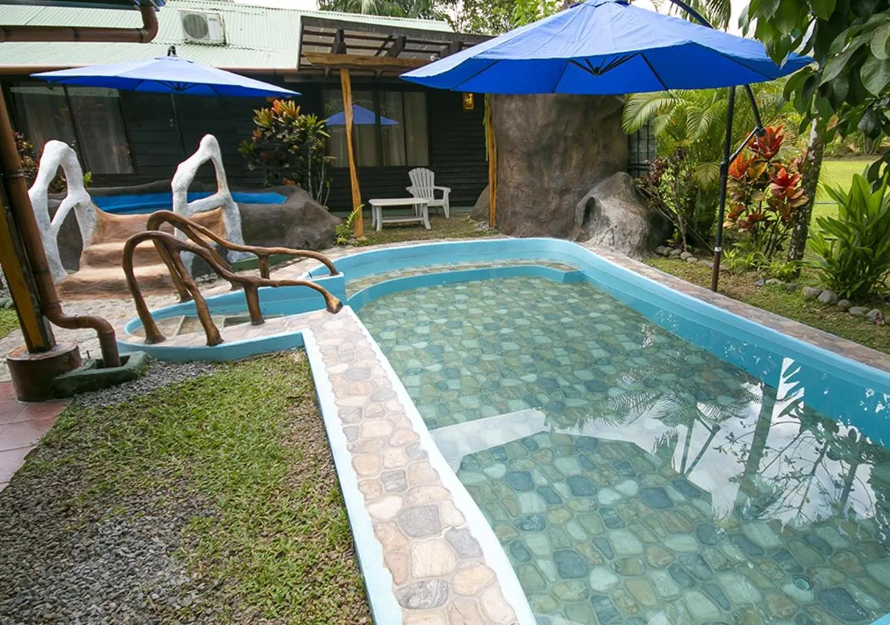 Swimming pool in Cabañas Río Escondido en La Fortuna