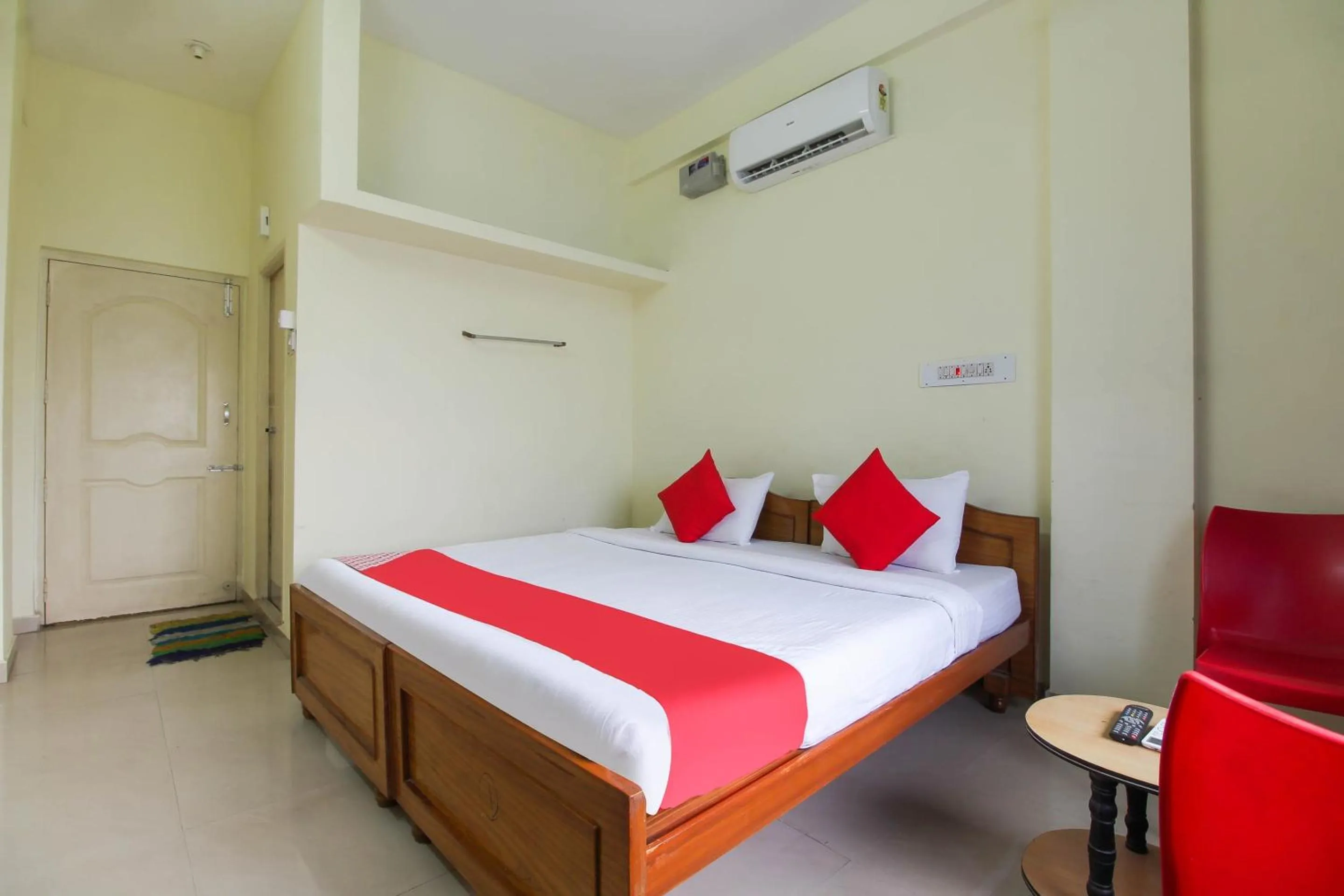 Bedroom, Bed in Hotel O Royal Residency