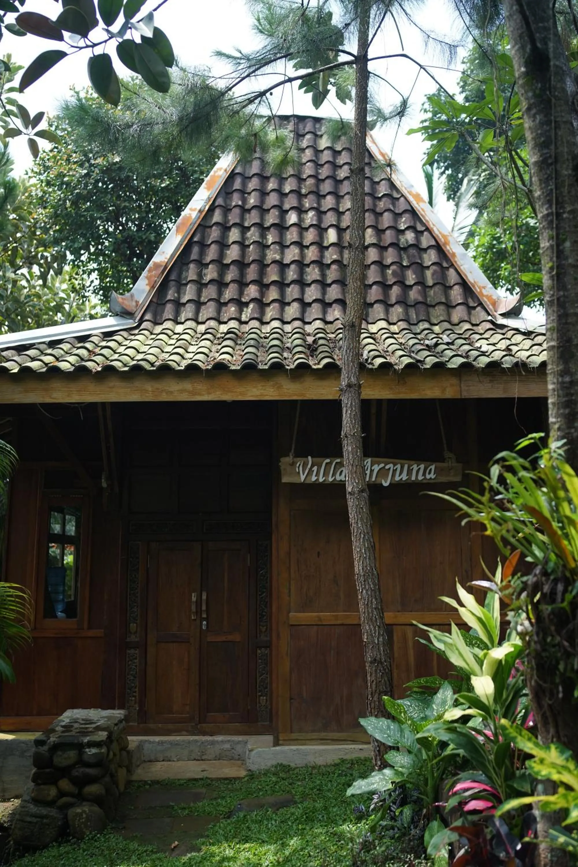 Tirta Arsanta Hot Springs & Villa