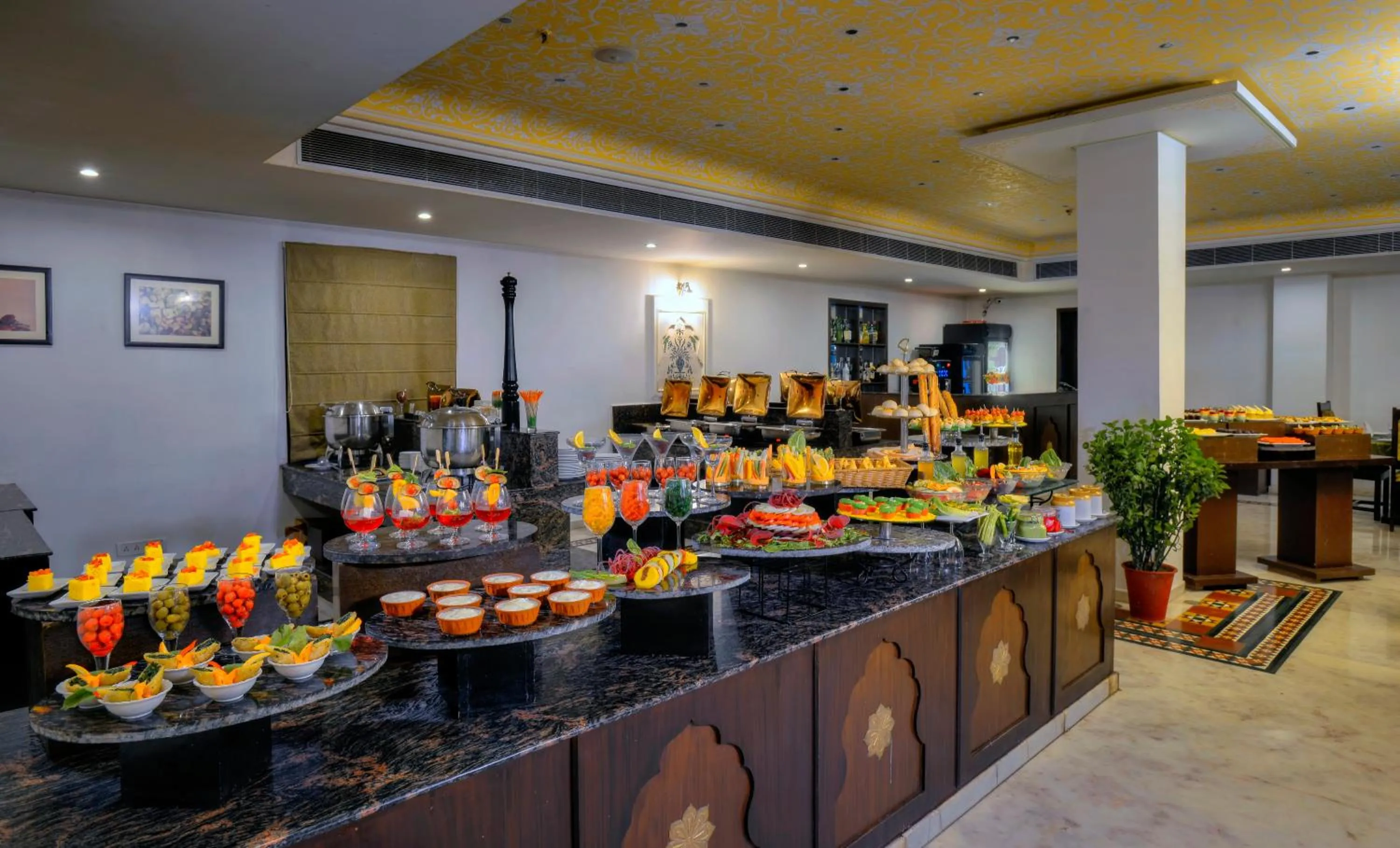 Restaurant/places to eat in Anuraga Palace