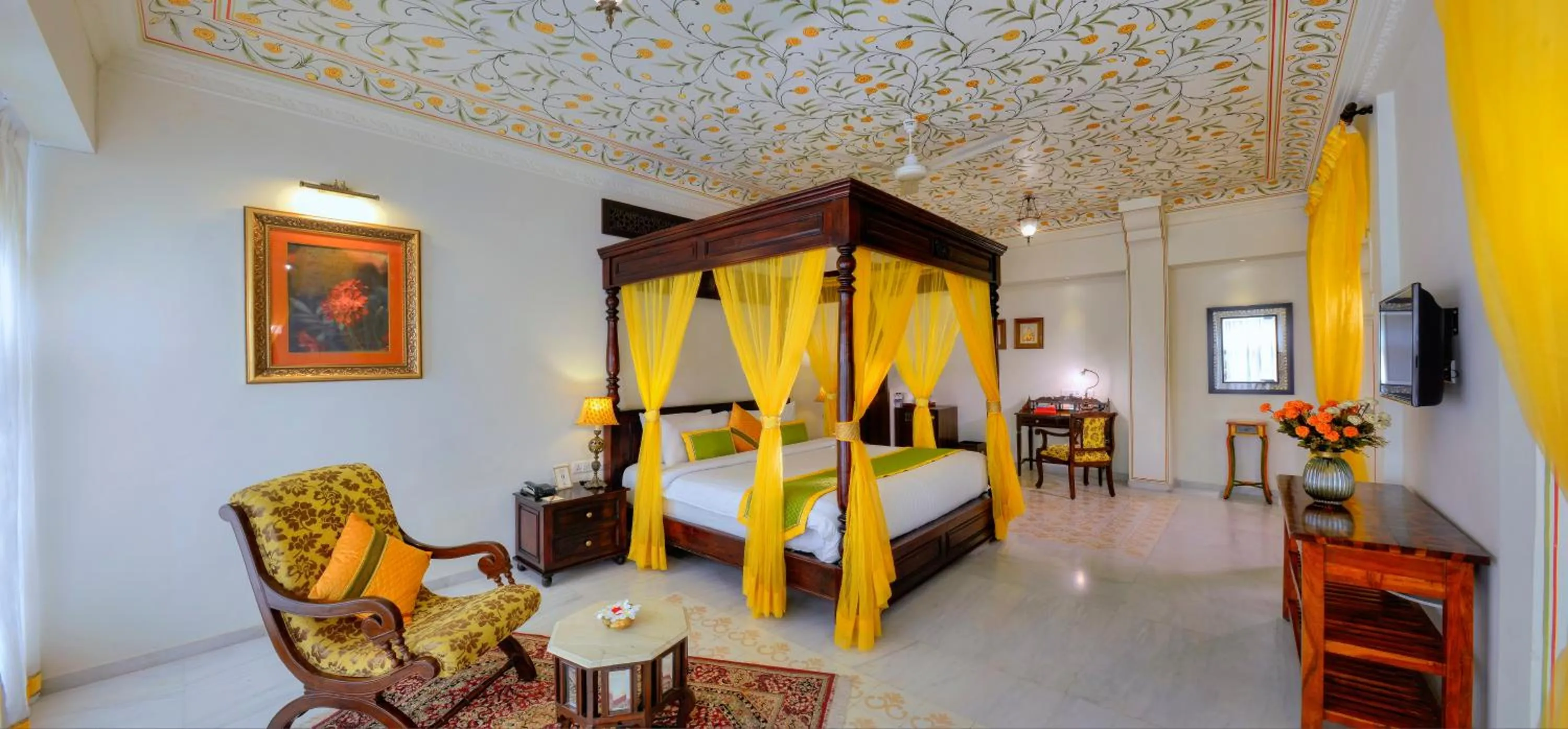 Living room, Bed in Anuraga Palace
