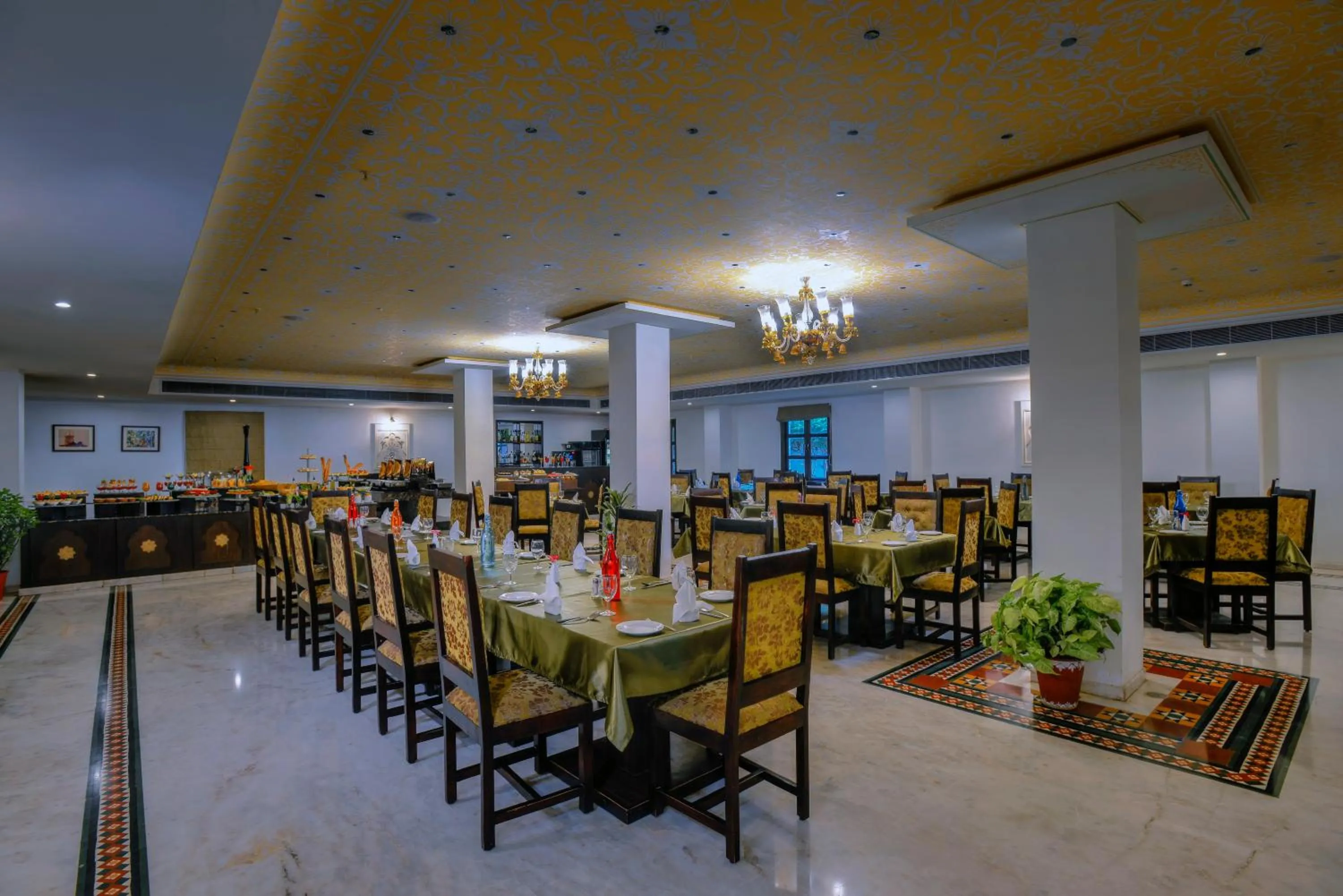 Restaurant/places to eat in Anuraga Palace