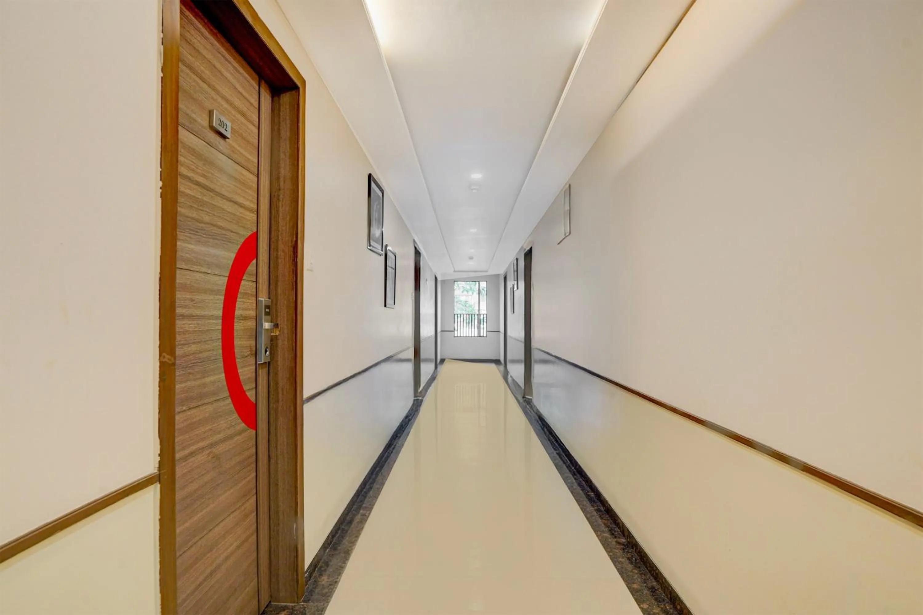 Lobby or reception in Super Townhouse Oak Pune Railway Station Formerly Kapil Residency