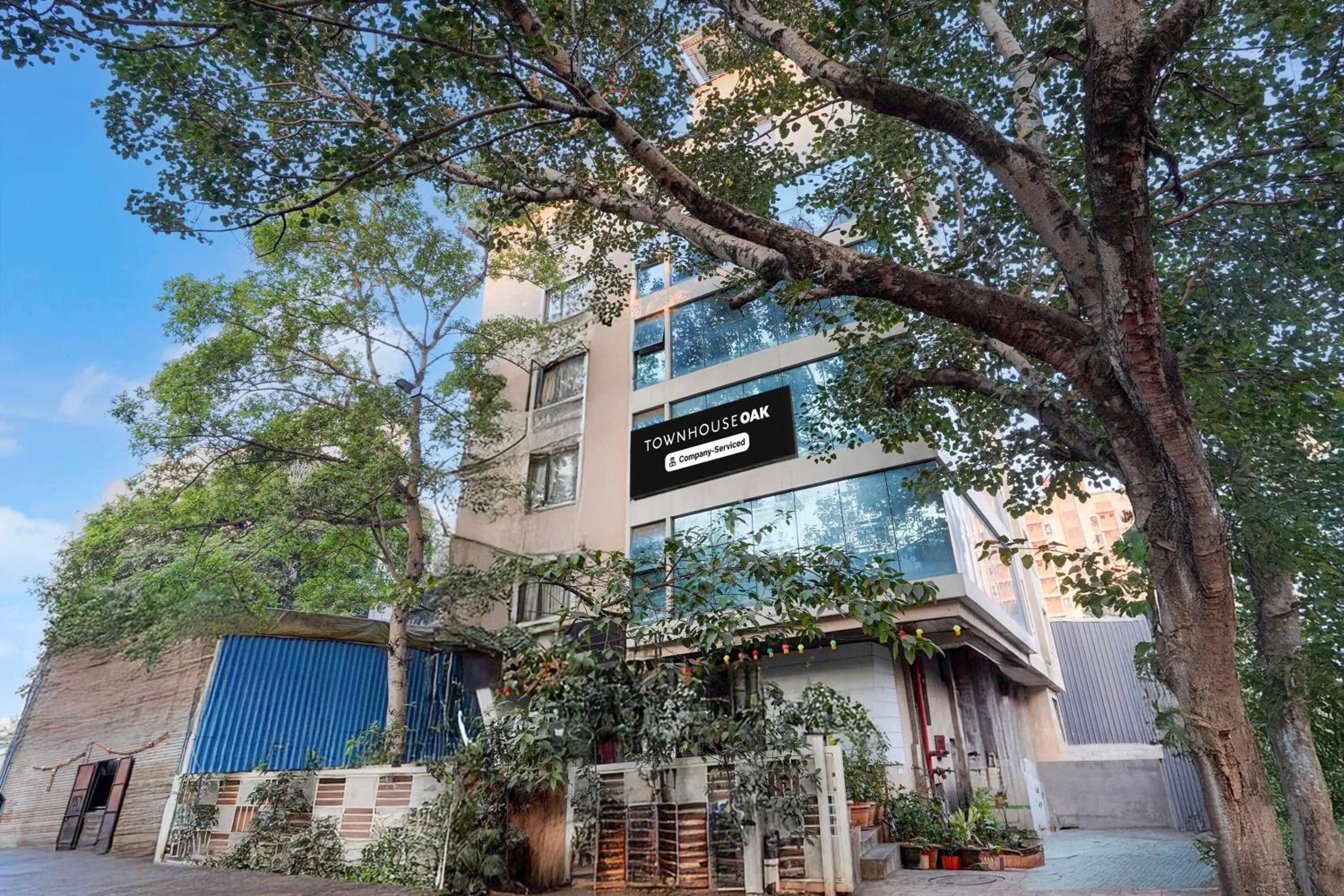 Facade/entrance in Super Townhouse Oak Pune Railway Station Formerly Kapil Residency