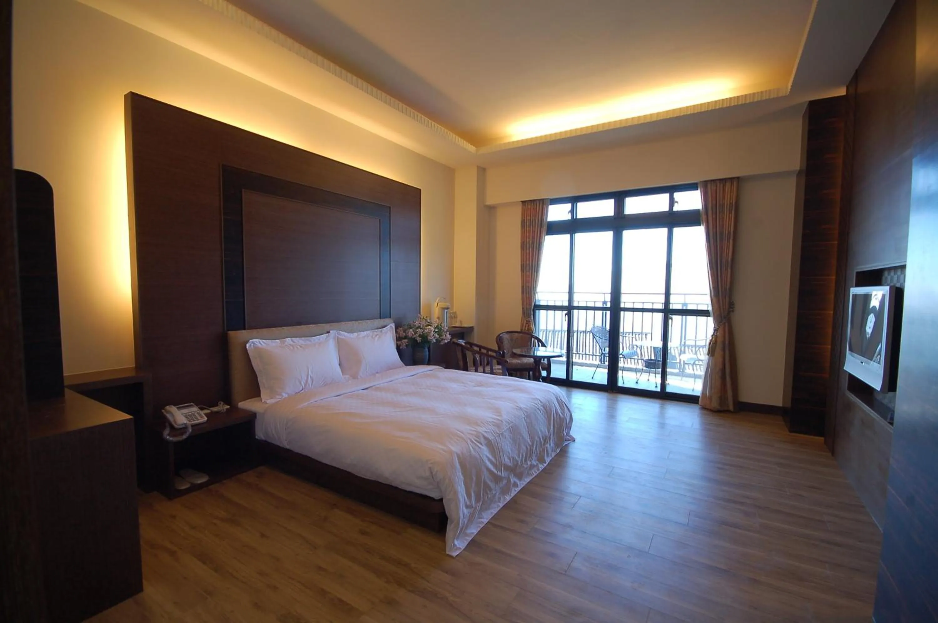 Photo of the whole room, Bed in Star Villa