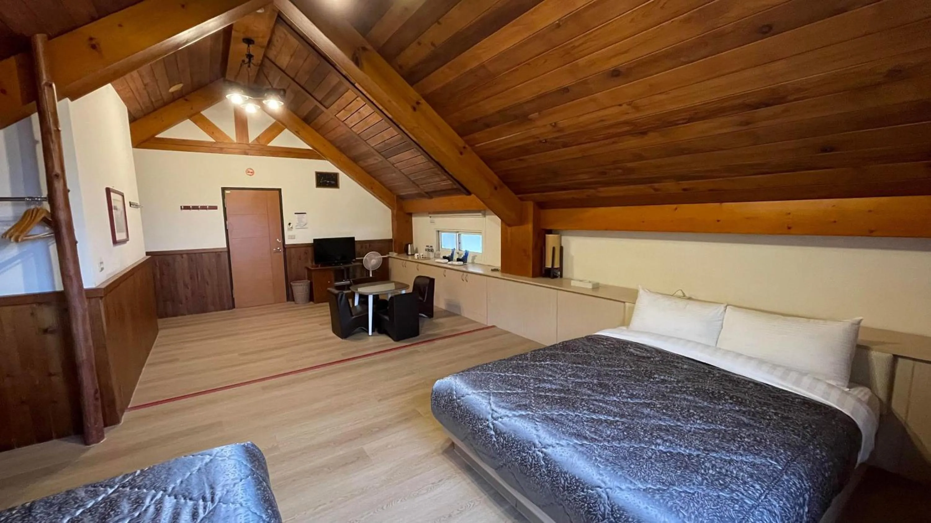 Photo of the whole room, Bed in Star Villa