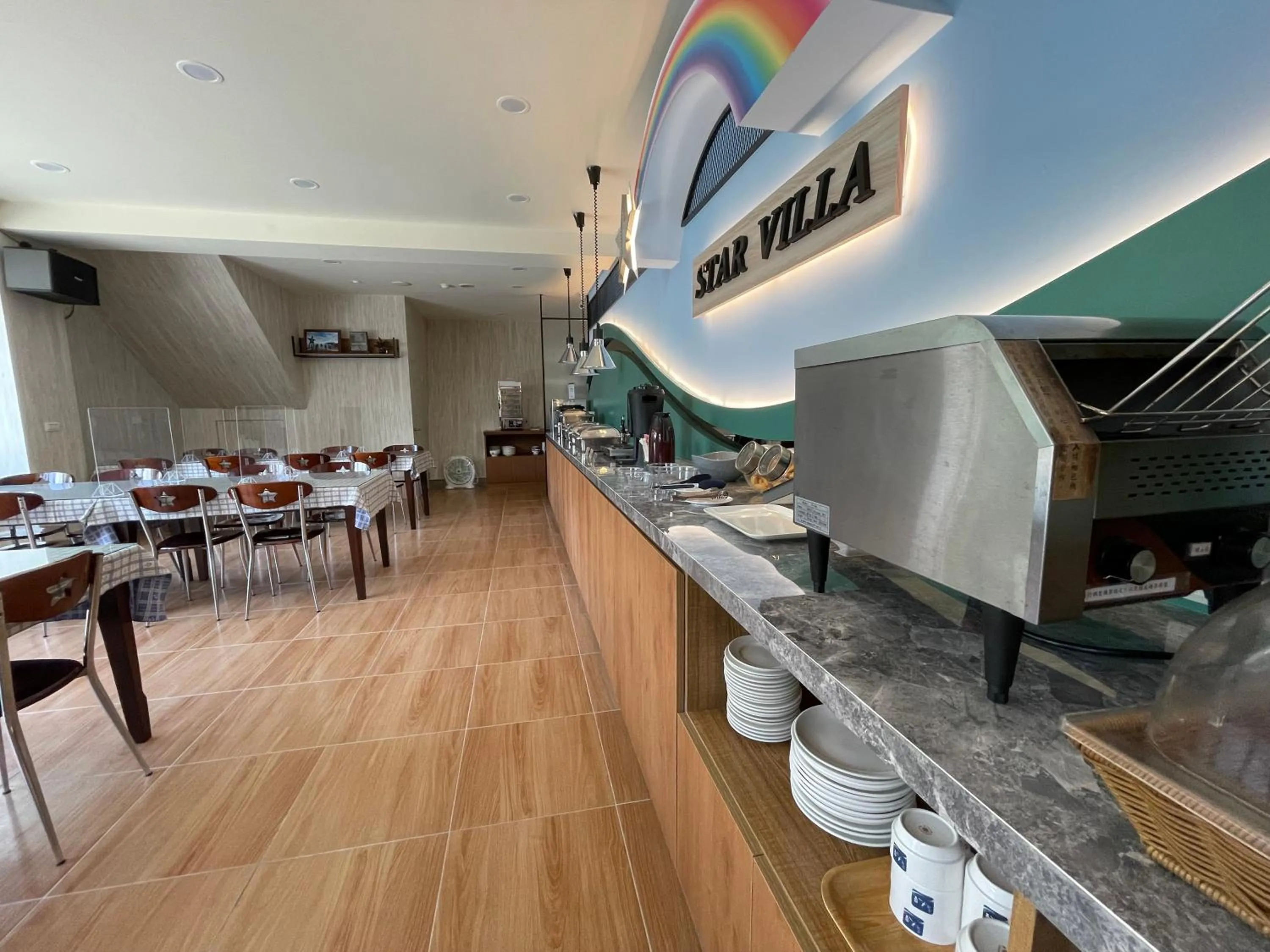 Restaurant/places to eat in Star Villa