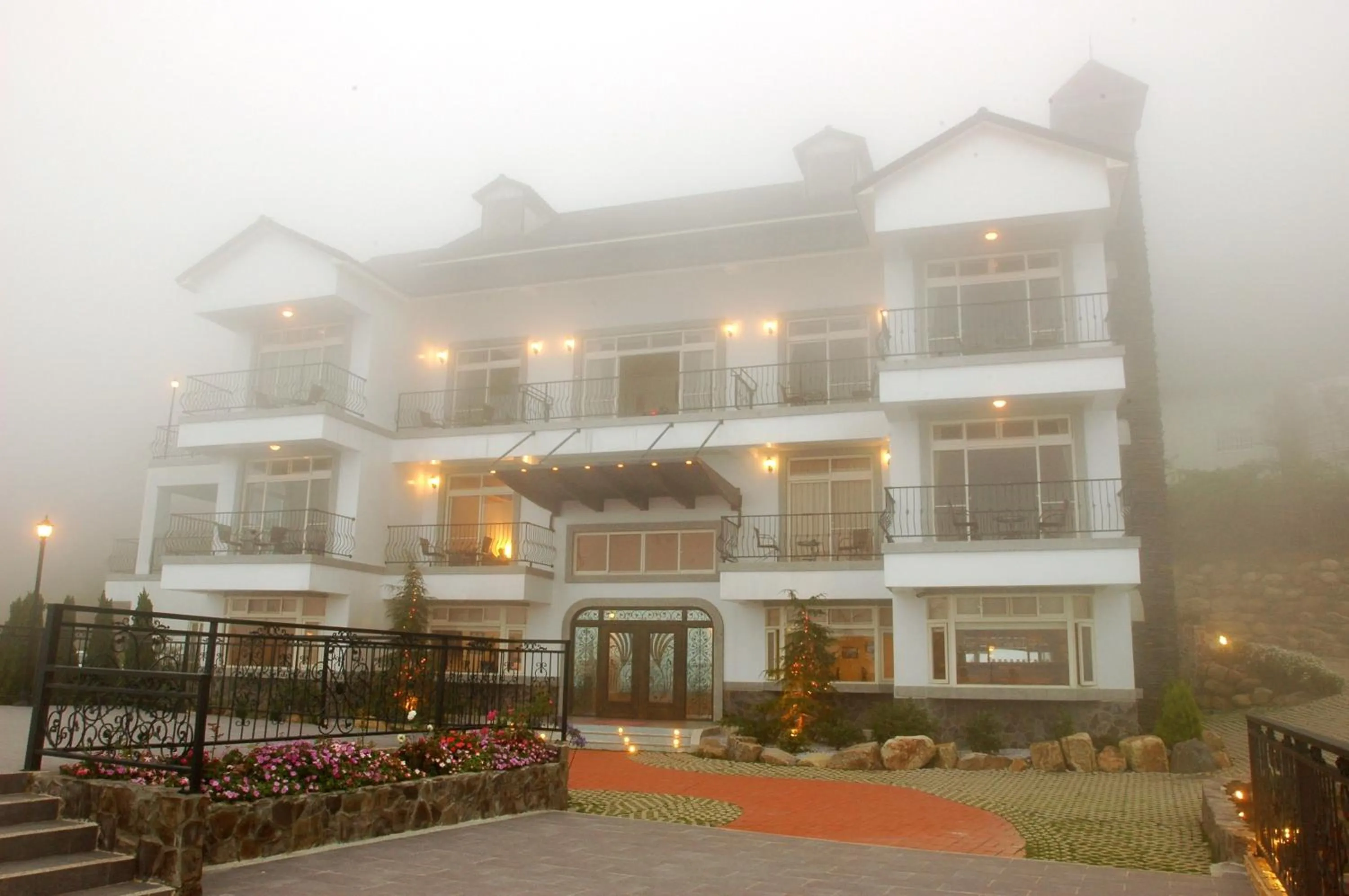 Facade/entrance in Star Villa