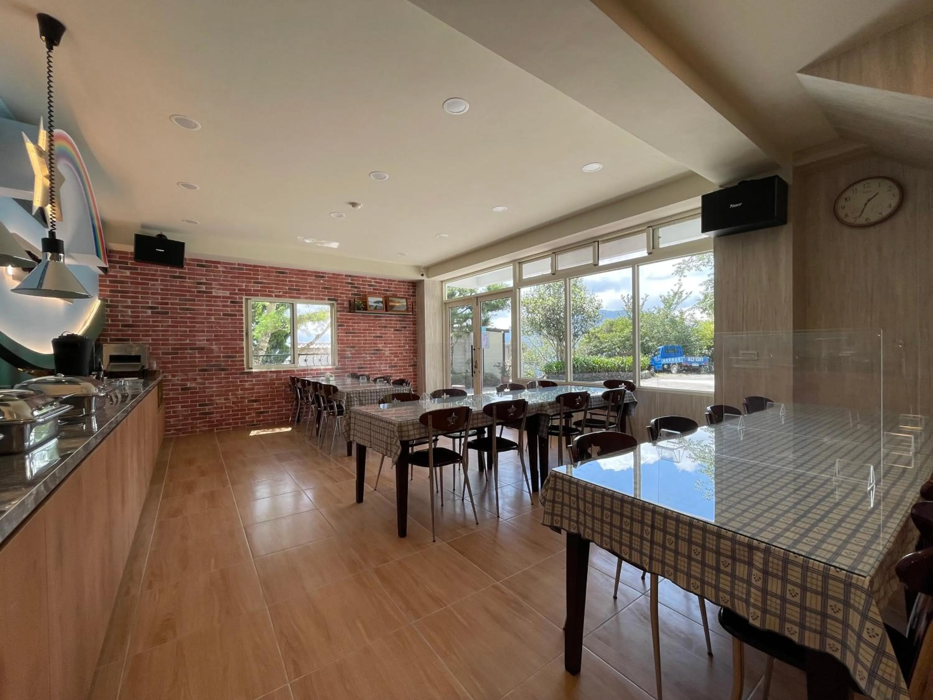 Restaurant/places to eat in Star Villa