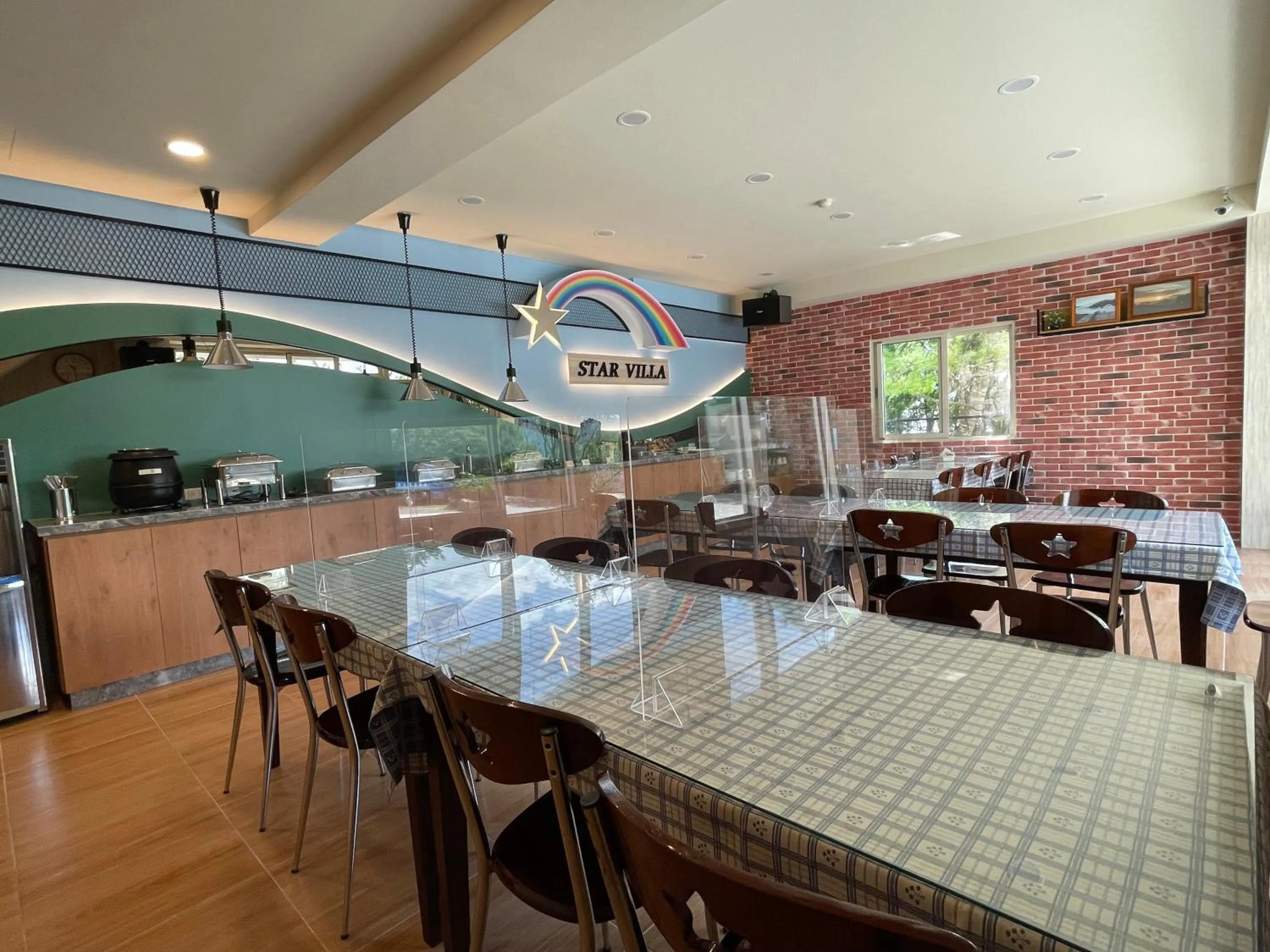 Restaurant/places to eat in Star Villa