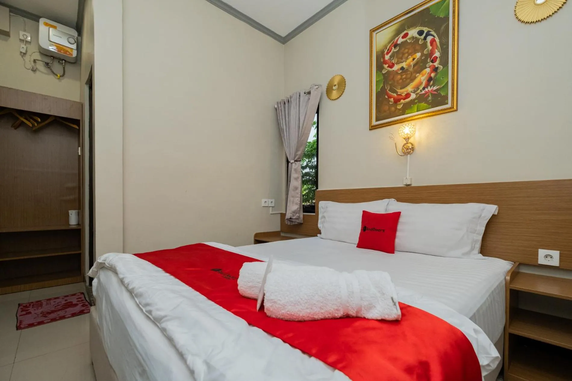 Bedroom, Bed in RedDoorz near Kampung Inggris Pare