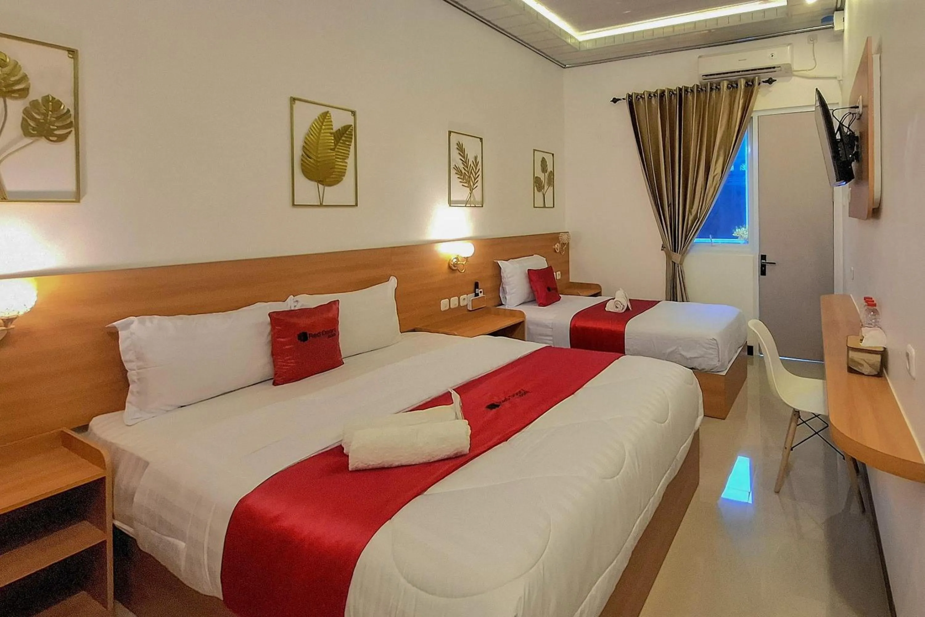 Bedroom, Bed in RedDoorz near Kampung Inggris Pare