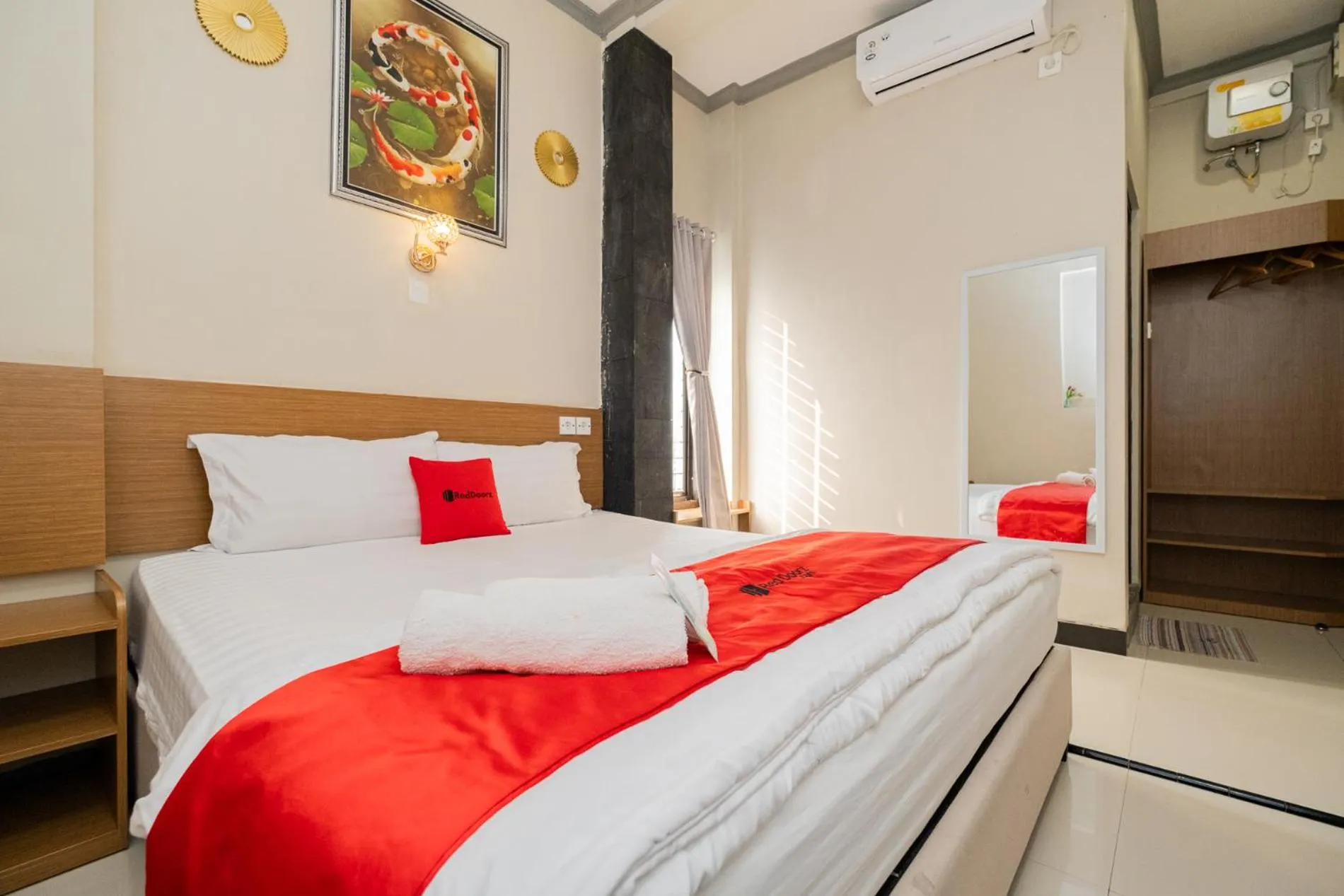 Bedroom, Bed in RedDoorz near Kampung Inggris Pare