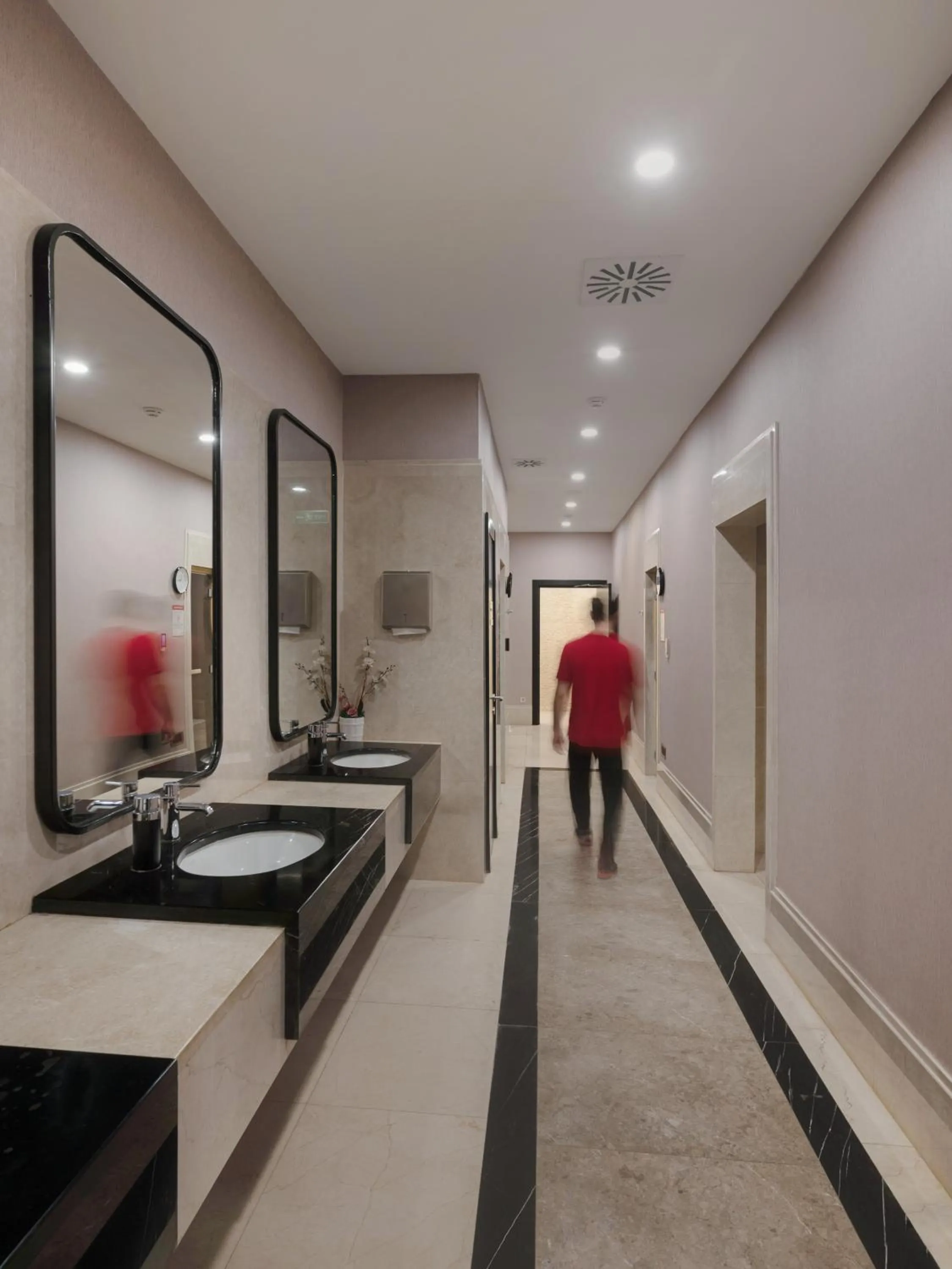 Shower in Ramada by Wyndham Erbil Gulan Street