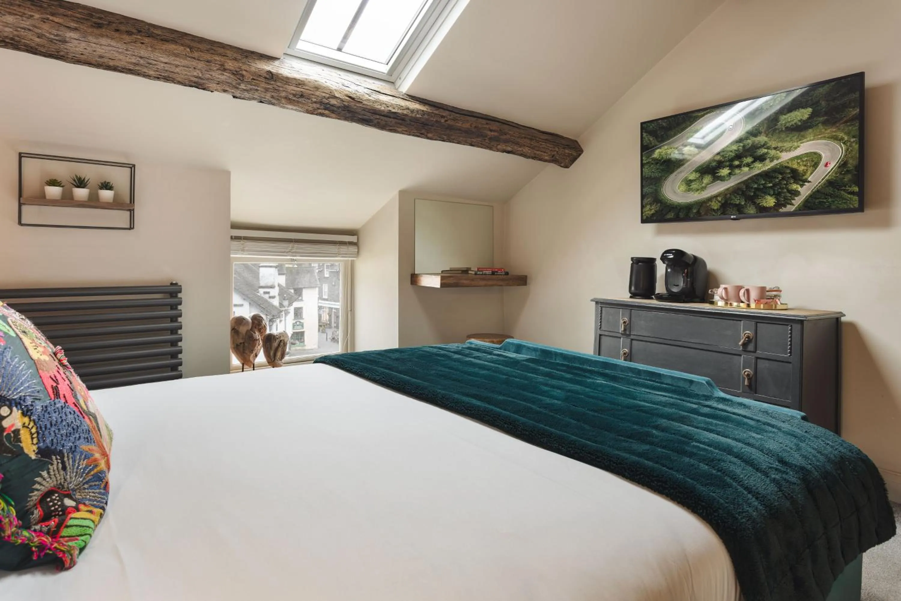 Bed in The Hive at Poppi-Red