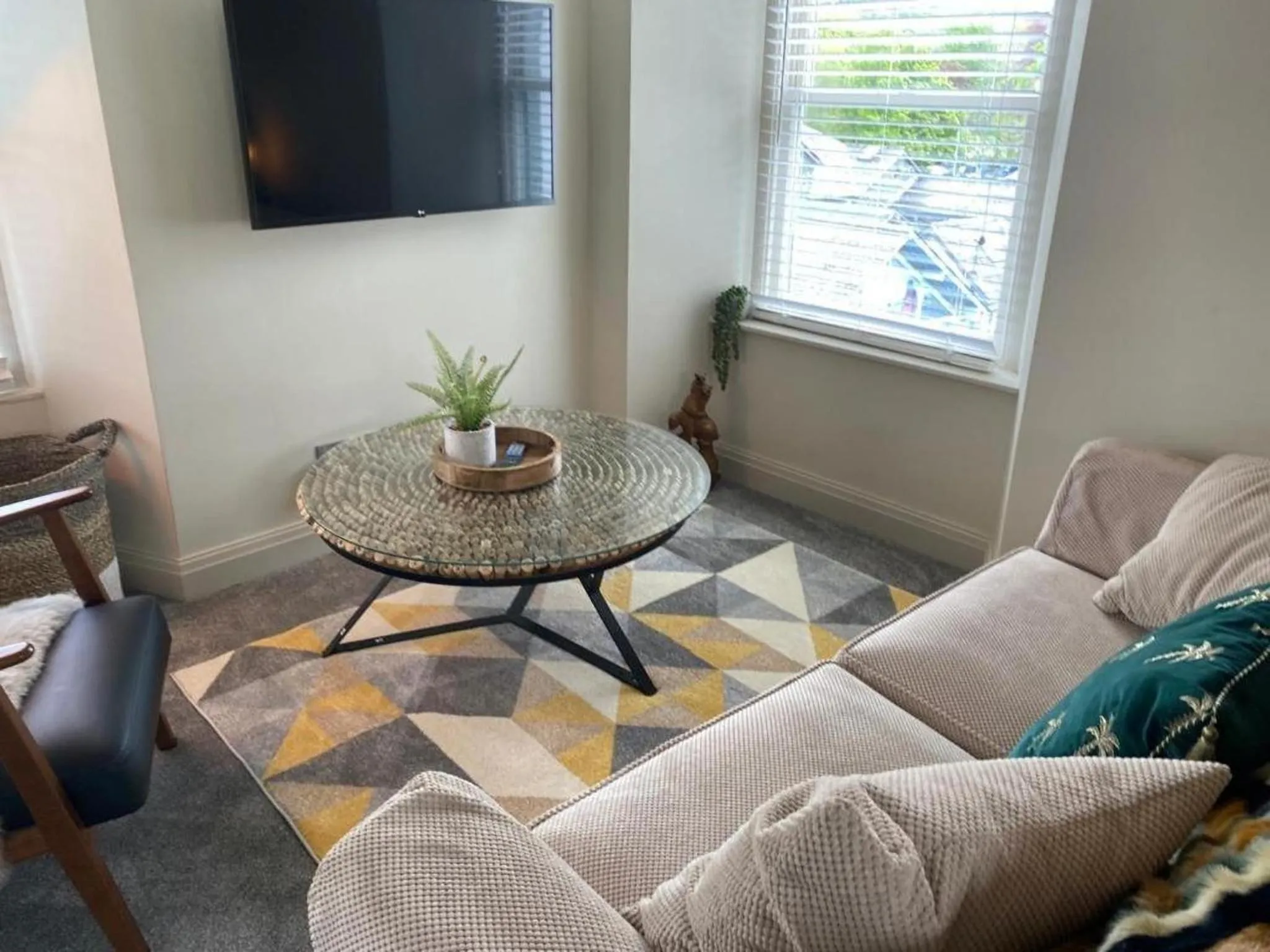 Living room in The Hive at Poppi-Red