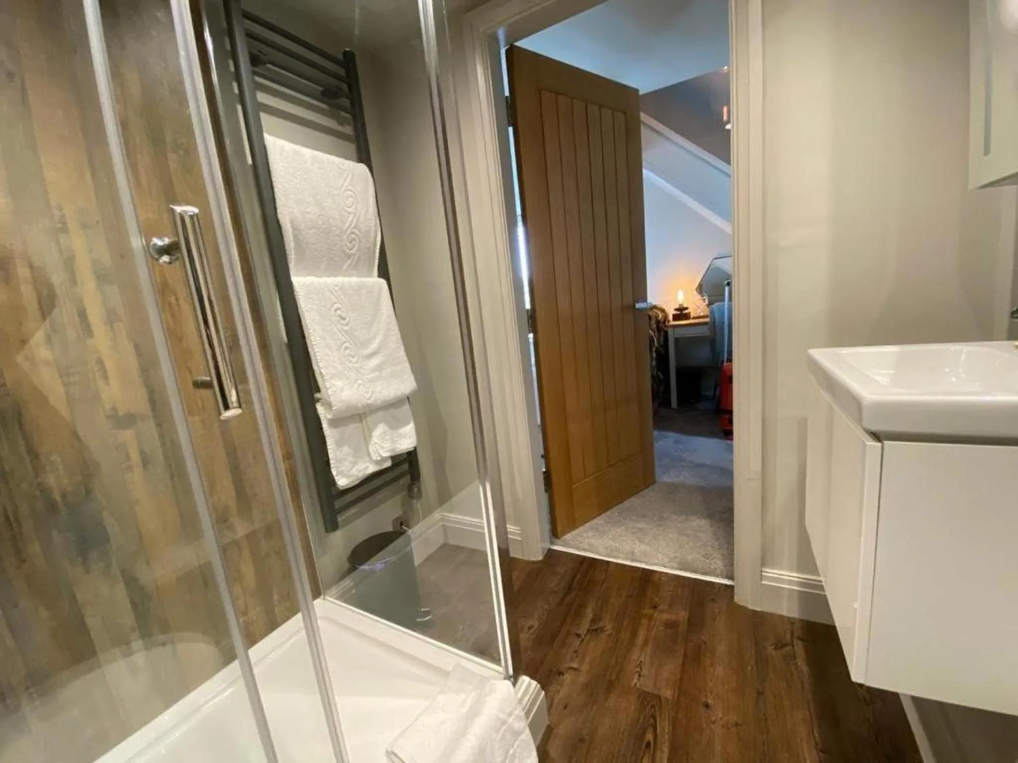 Bathroom in The Hive at Poppi-Red