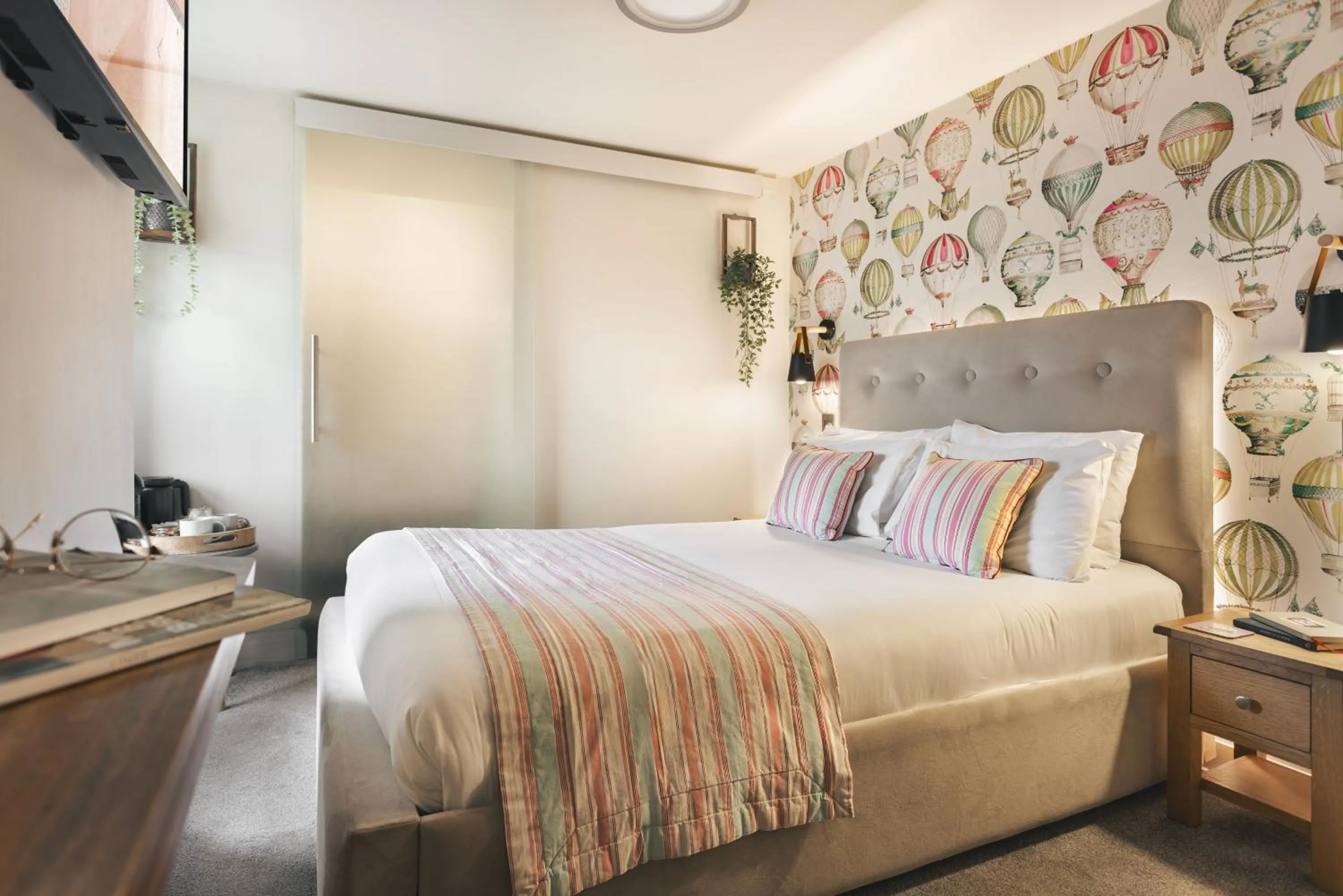 Bed in The Hive at Poppi-Red