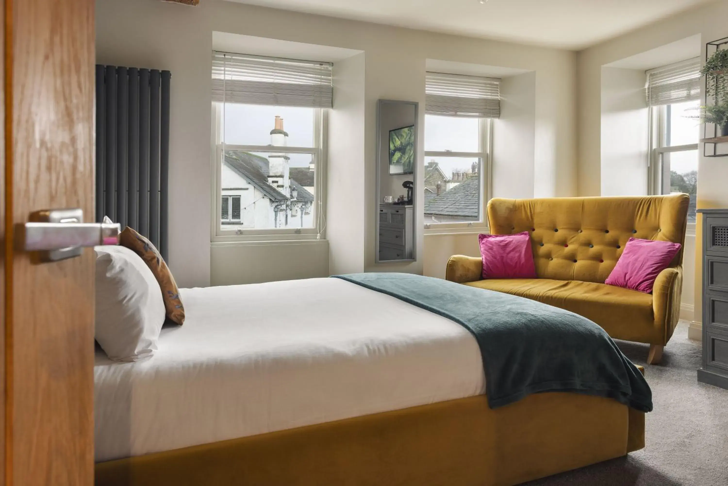 Deluxe Double Room - single occupancy in The Hive at Poppi-Red Deluxe Double Room - single occupancy in The Hive at Poppi-Red