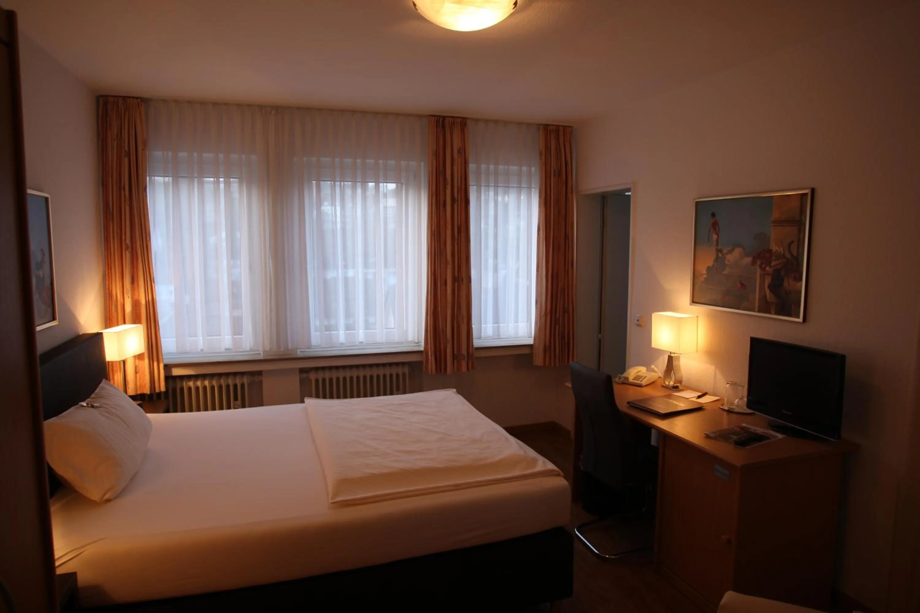 Photo of the whole room, Bed in Hotel Bürger