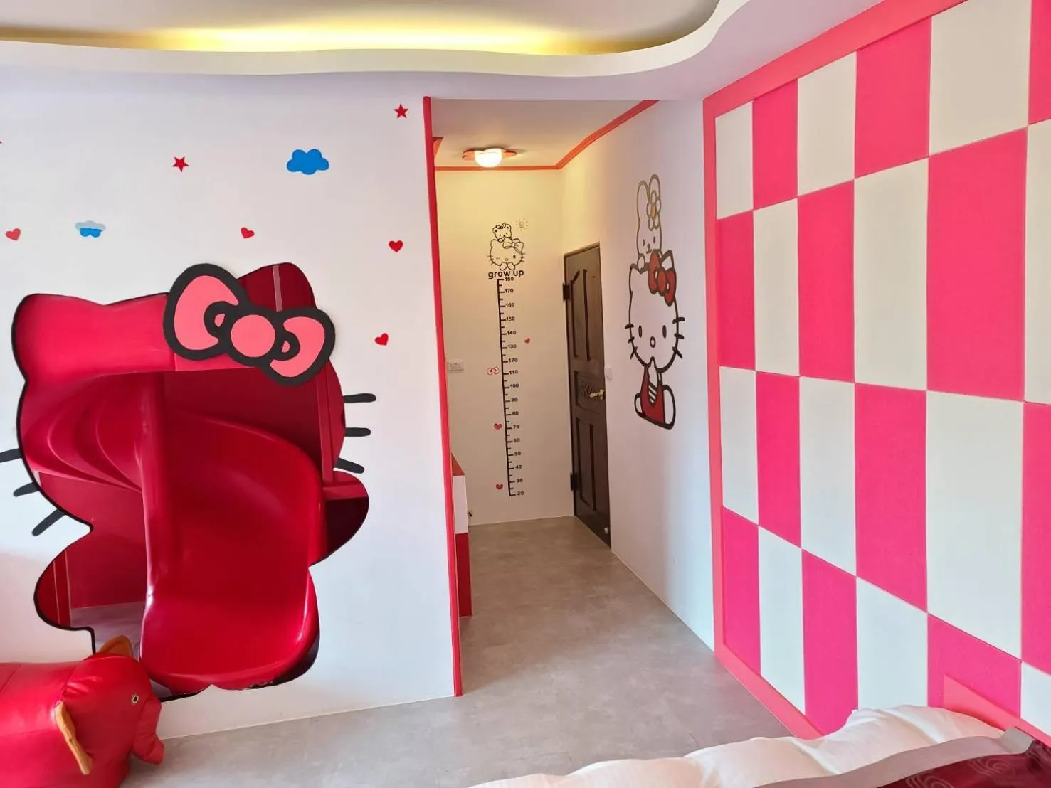 Decorative detail in Julie's Garden, Cingjing - Fon Chin Homestay