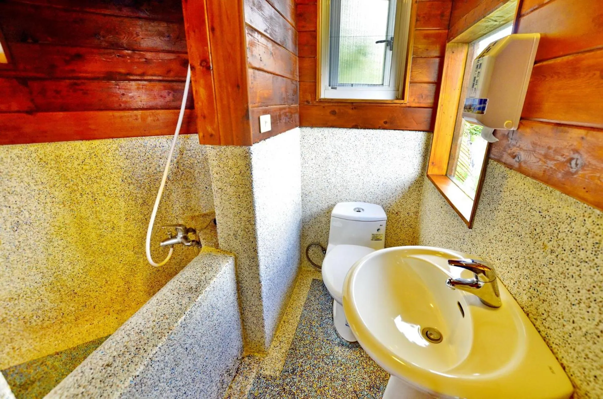 Shower in Shiyai Taoyuan