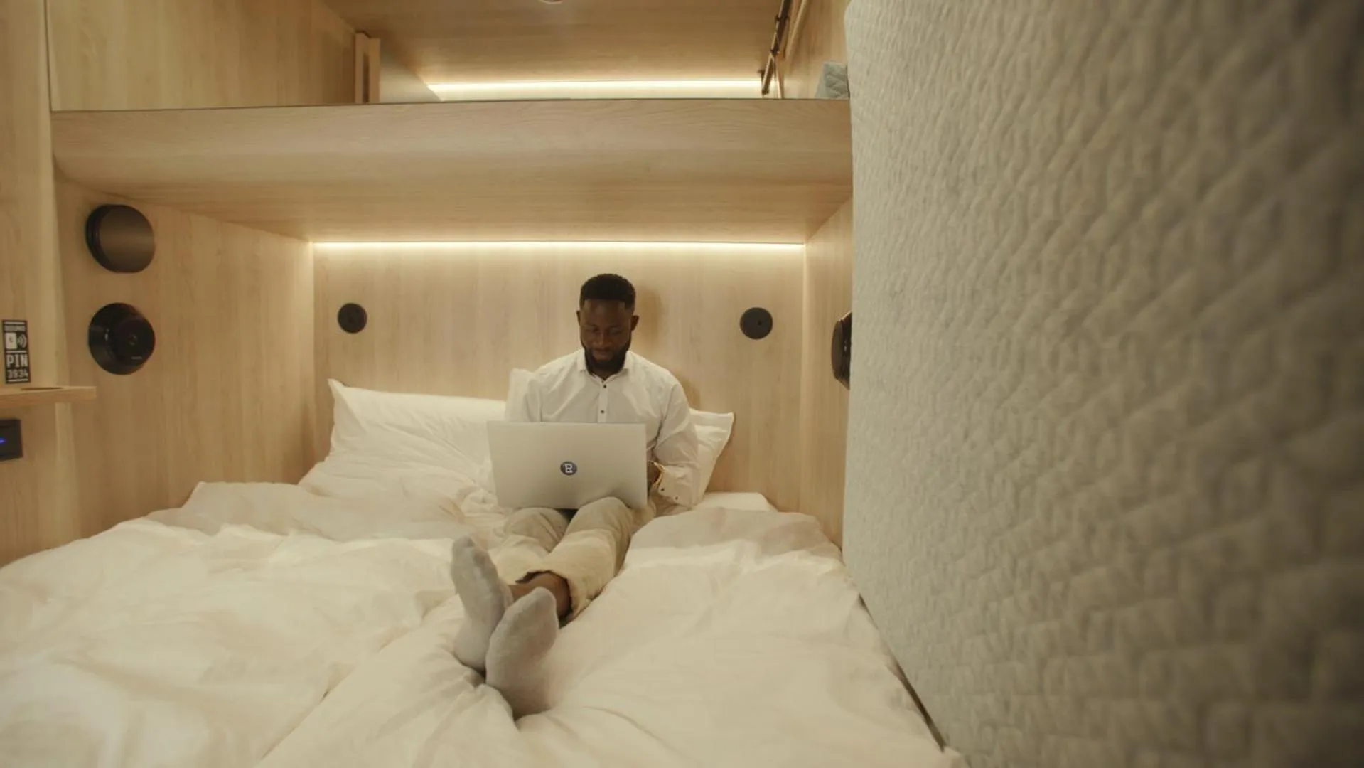 Photo of the whole room, Bed in CAB20