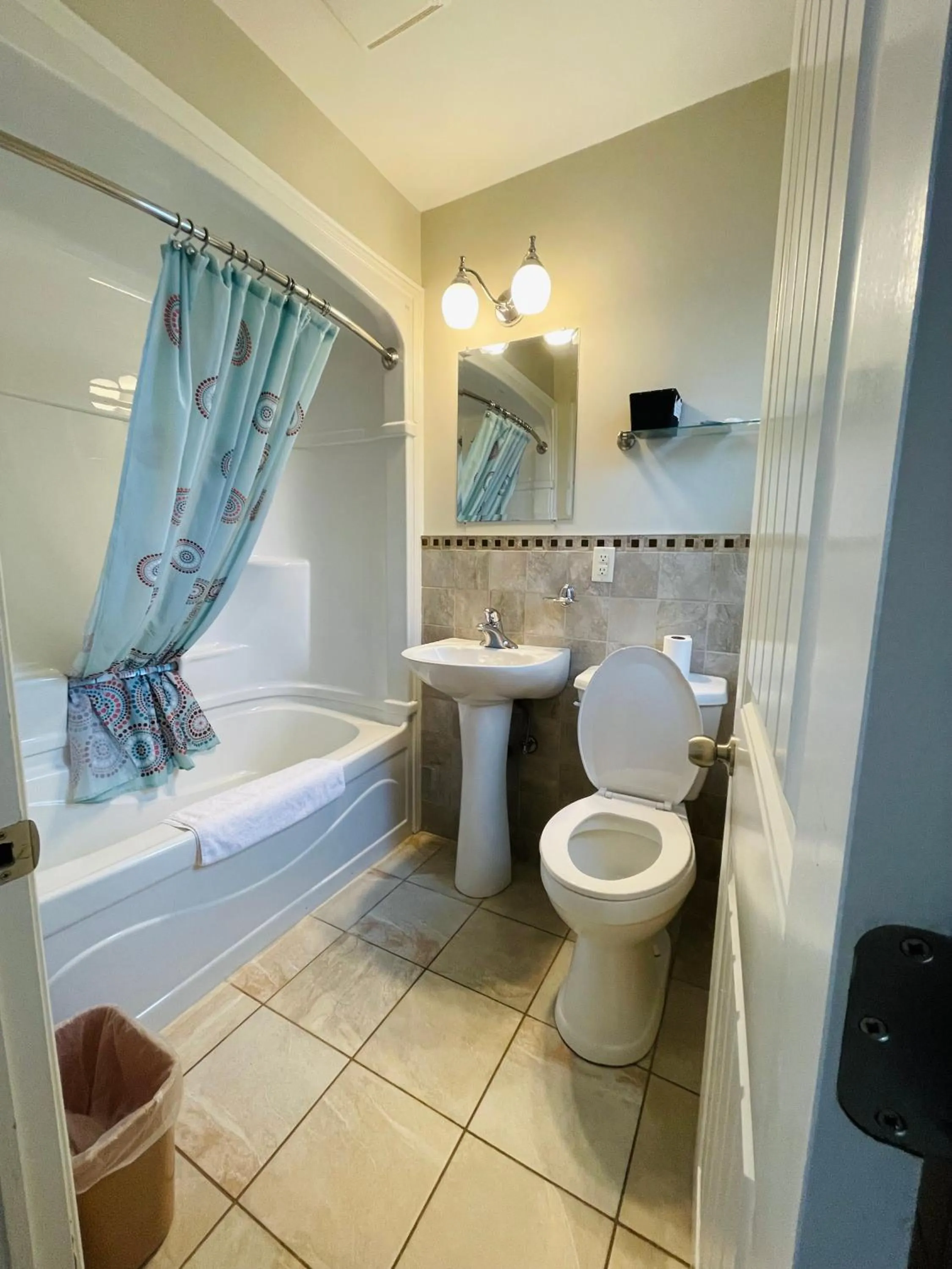 Shower in Scenic Motel Moncton