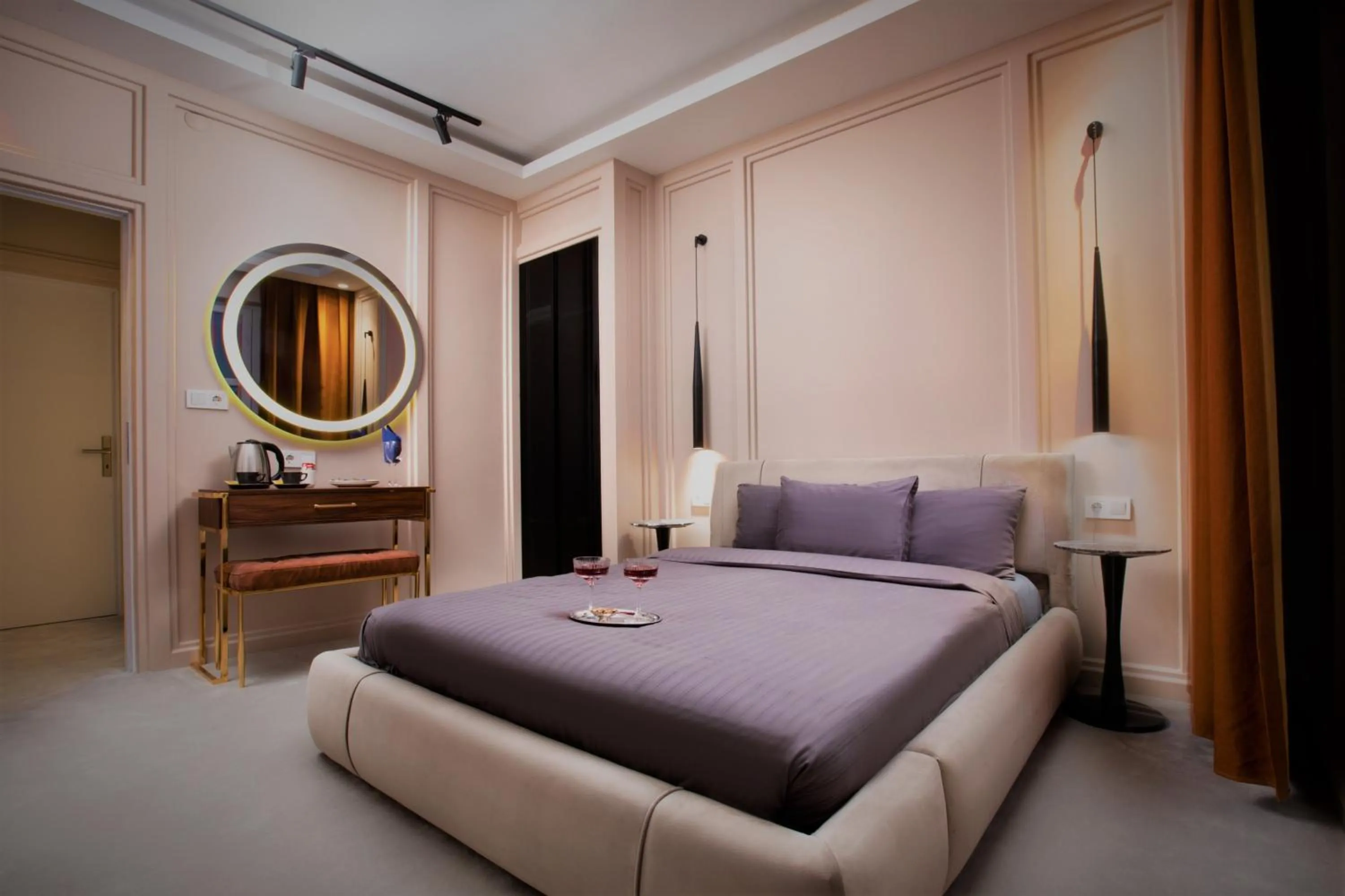 Bed in Walton Gardens Pera