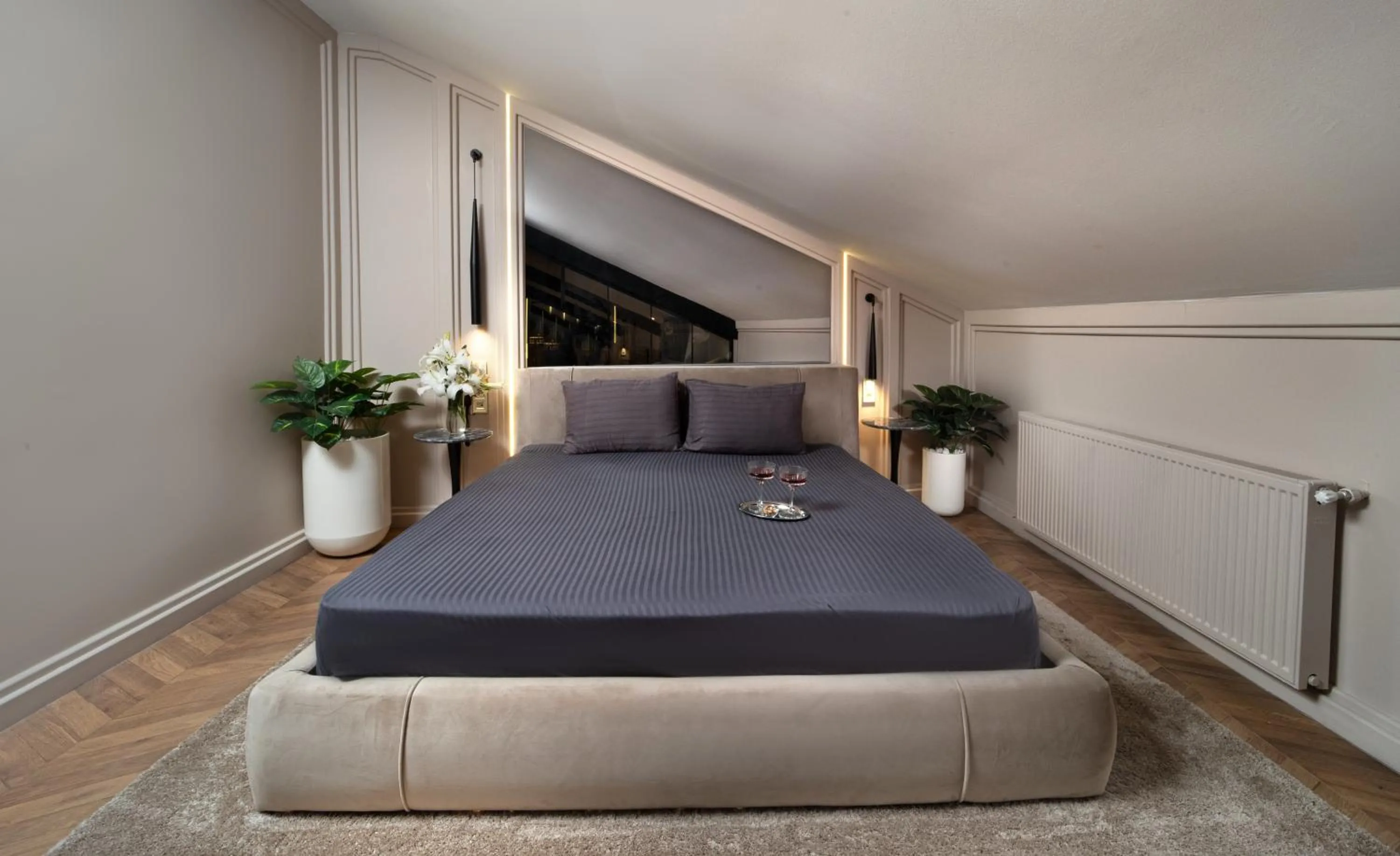 Bedroom, Bed in Walton Gardens Pera