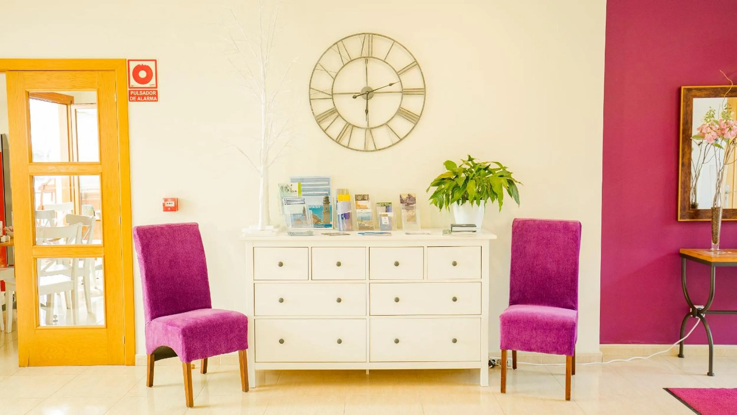 Lobby or reception in Hotel Arce