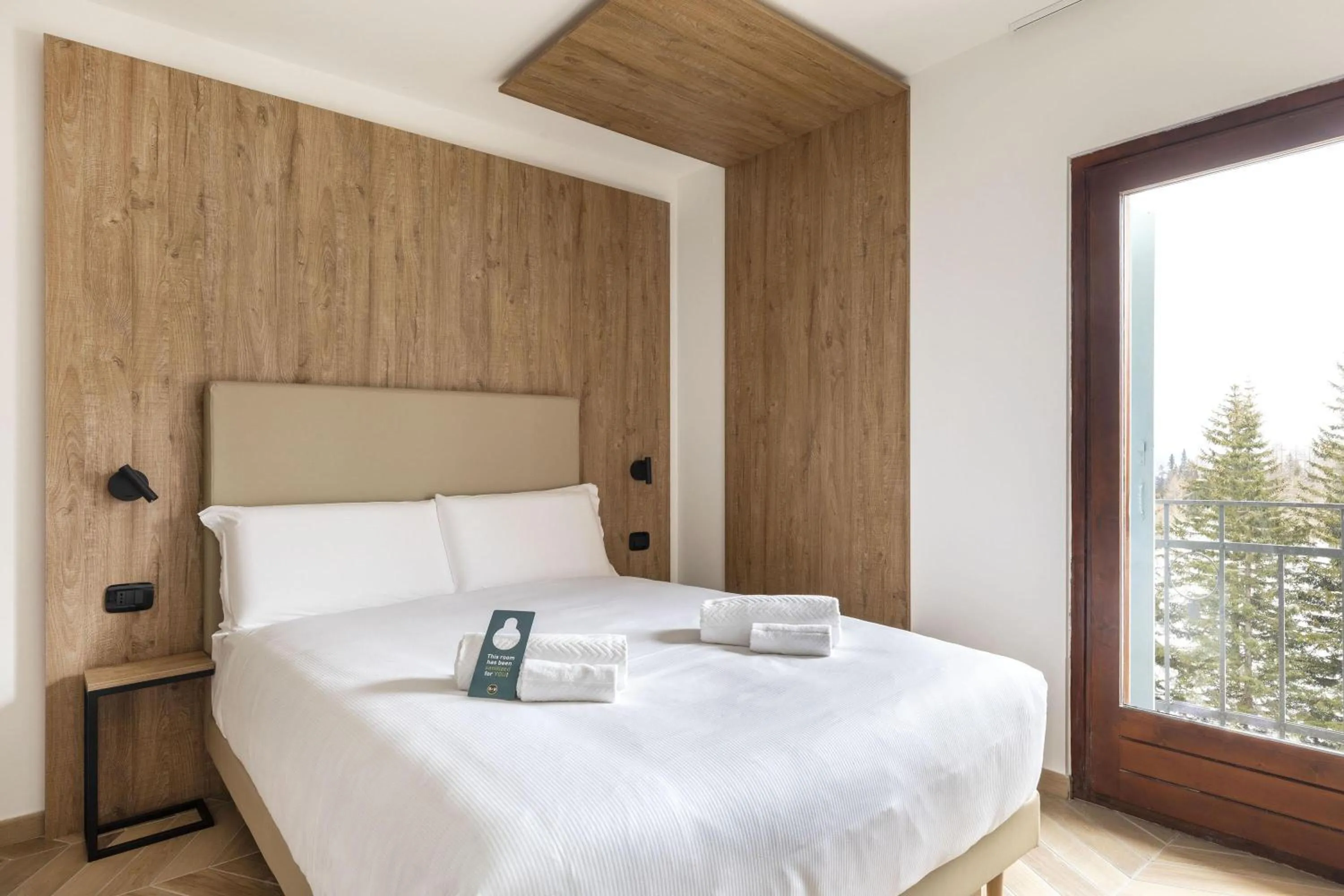 Photo of the whole room, Bed in B&B Hotel Passo Tre Croci Cortina