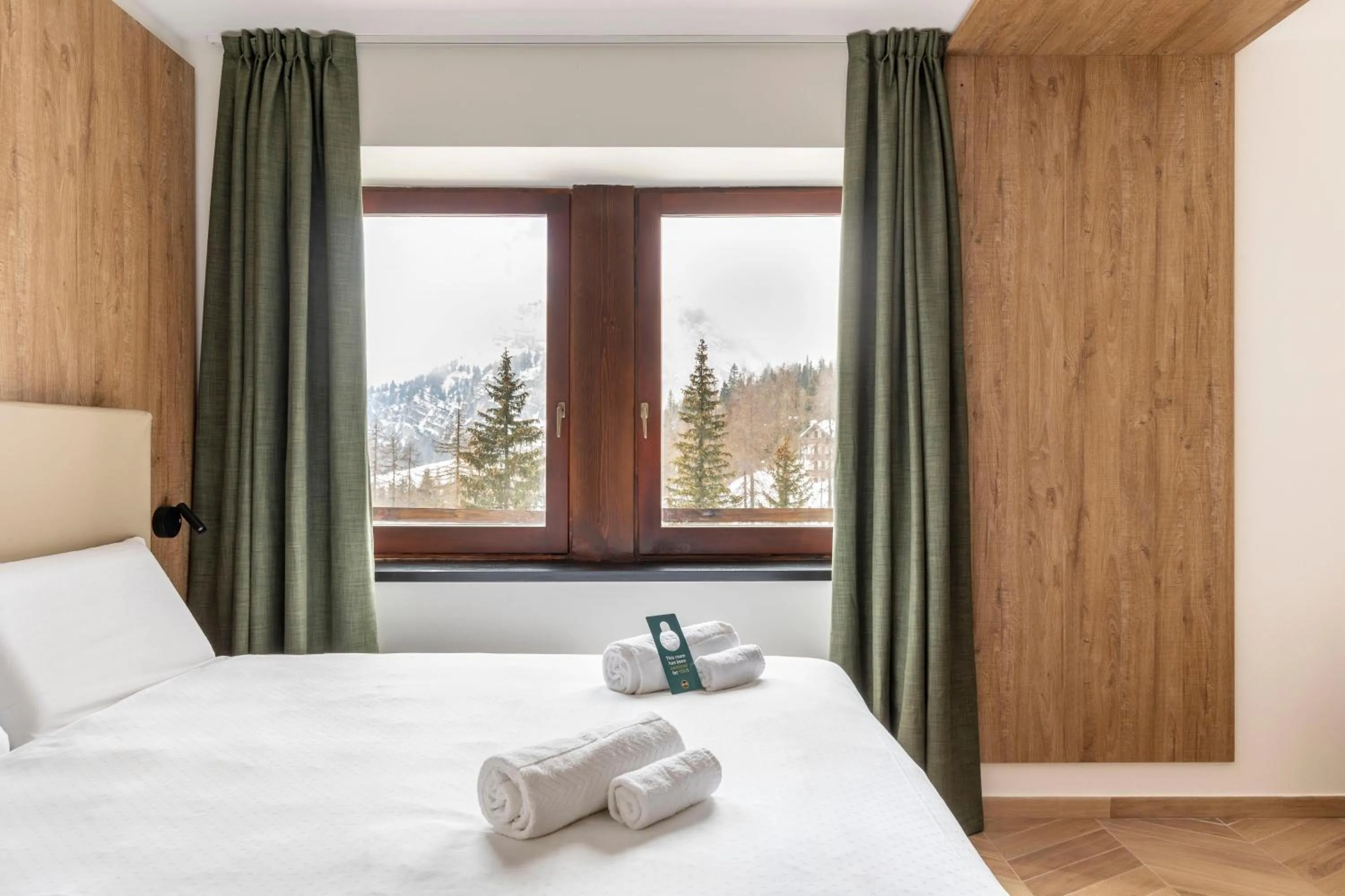 Double Room - single occupancy in B&B Hotel Passo Tre Croci Cortina