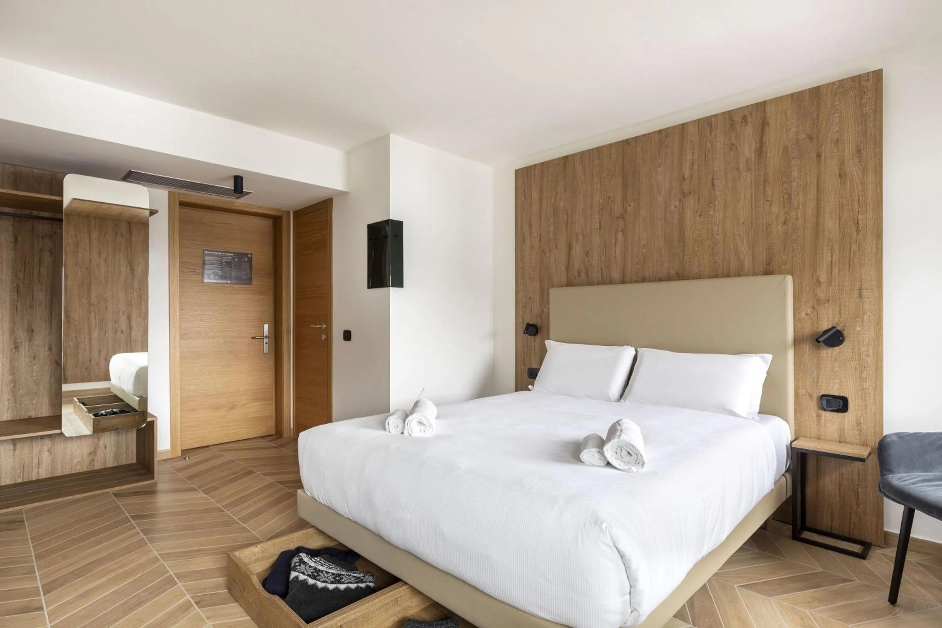 Photo of the whole room, Bed in B&B Hotel Passo Tre Croci Cortina