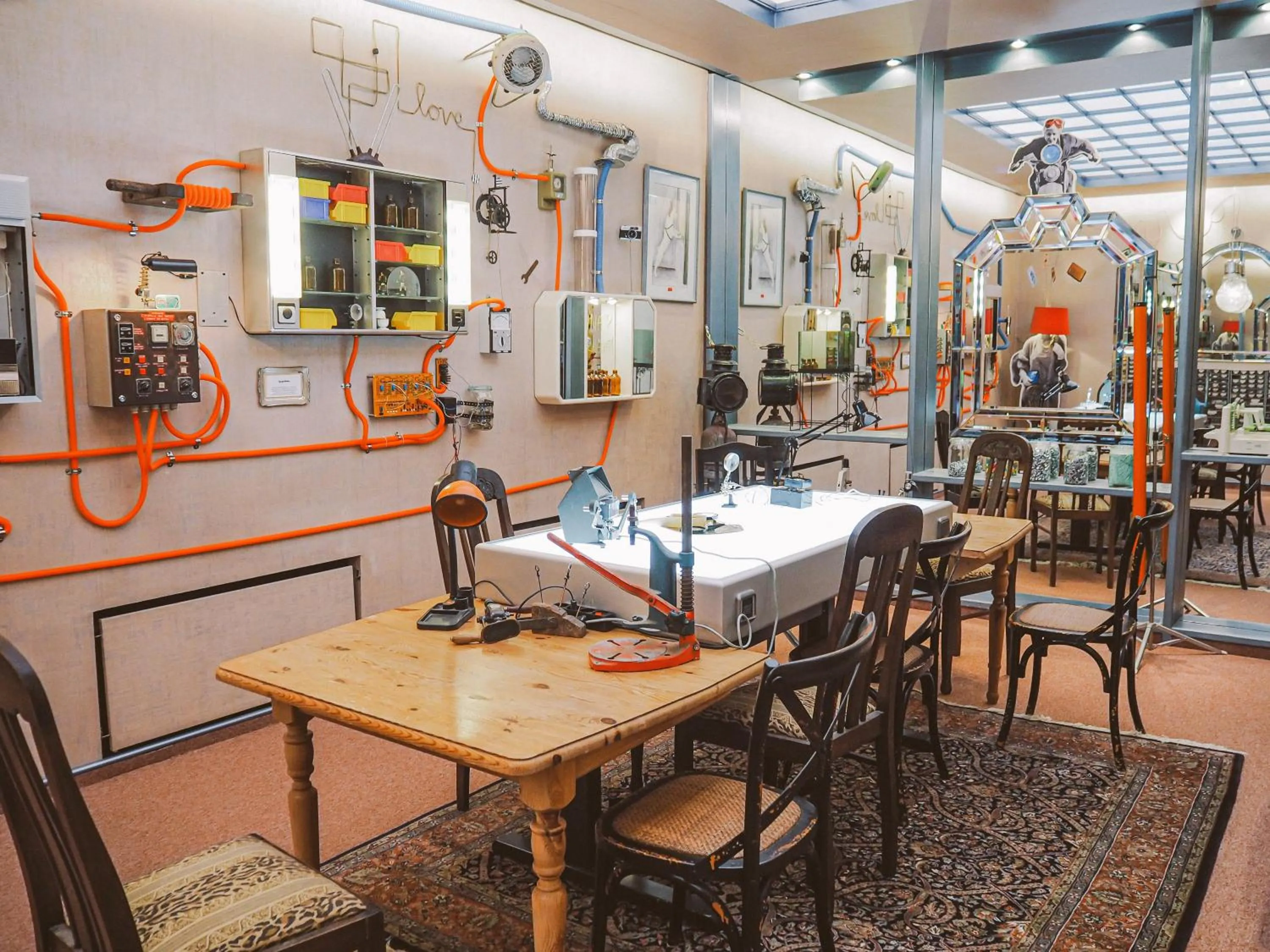 Decorative detail in Tante ALMA's Mülheimer Hotel