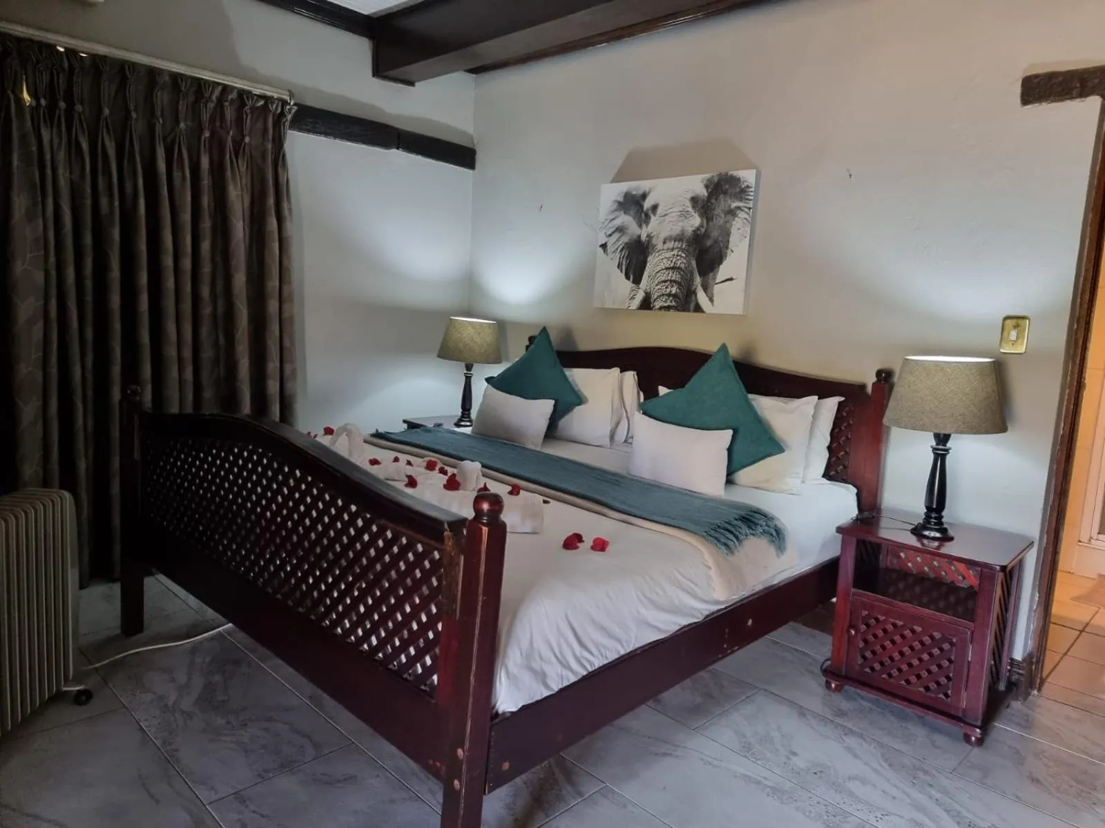 Bed in Glen Afric Country Lodge